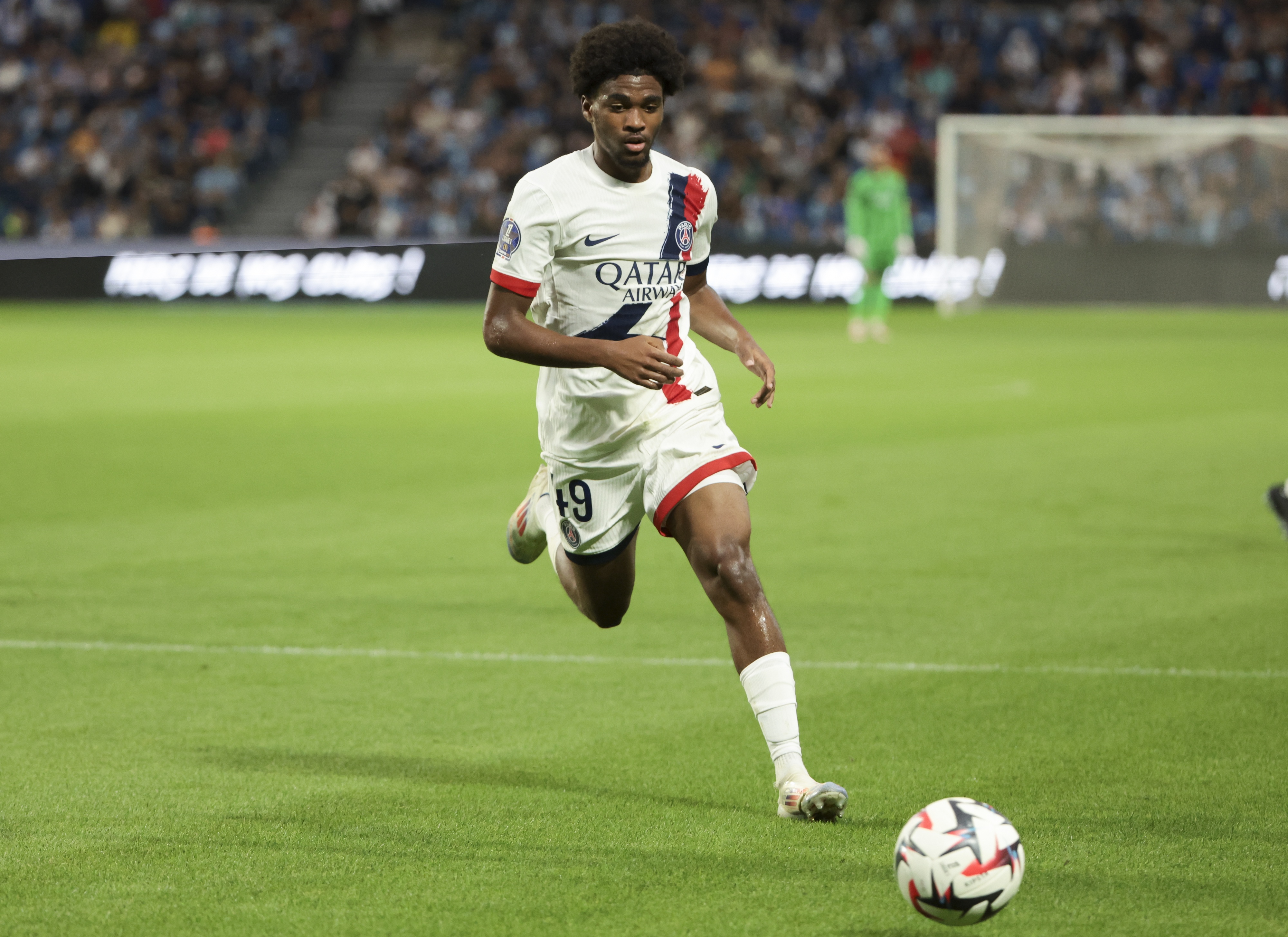  17歲零64天，姆巴耶成為巴黎隊(duì)史在法甲進(jìn)球第3年輕的球員