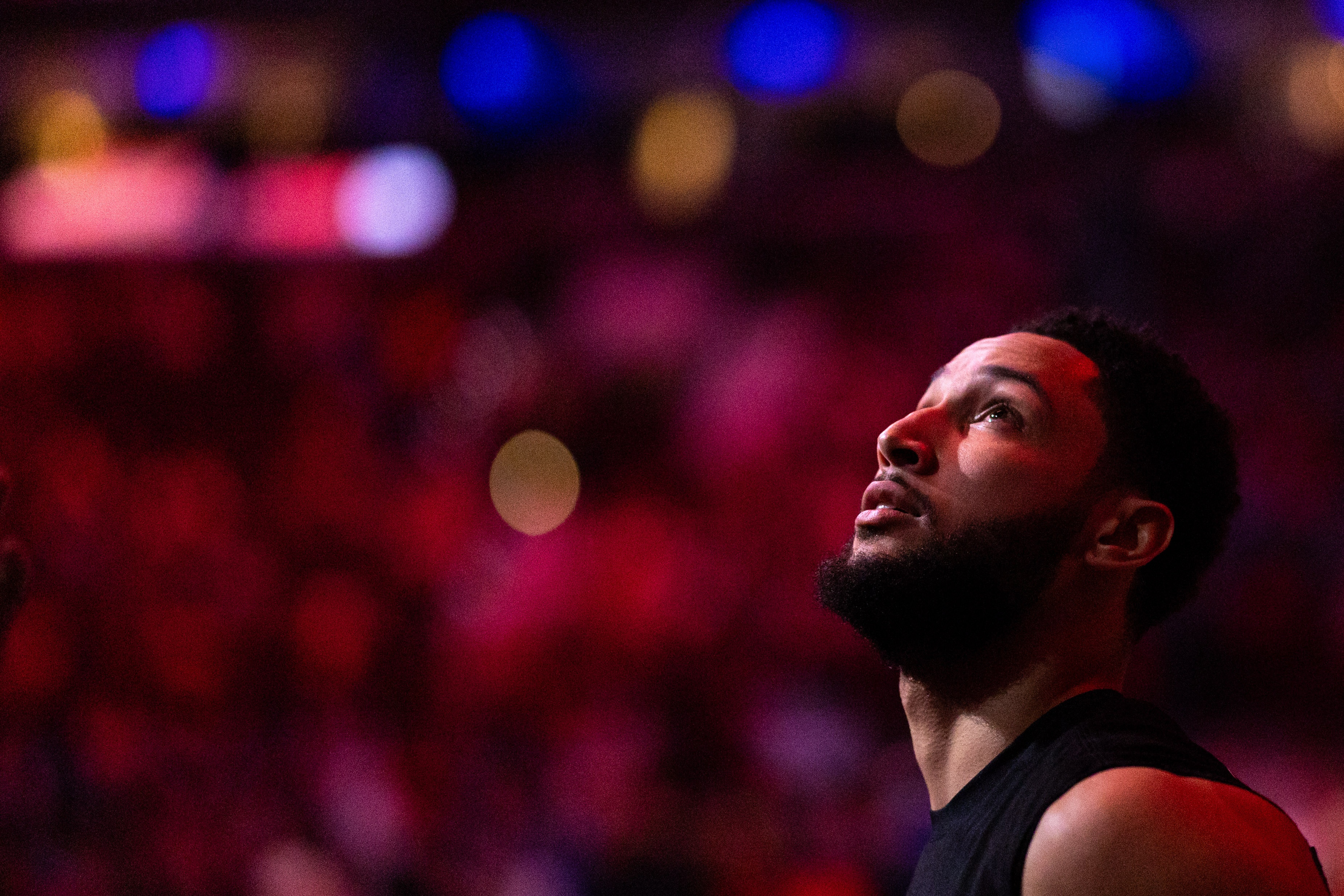  何時首秀？盧：明天本-西蒙斯是否出戰(zhàn)爵士還未知 希望他能打