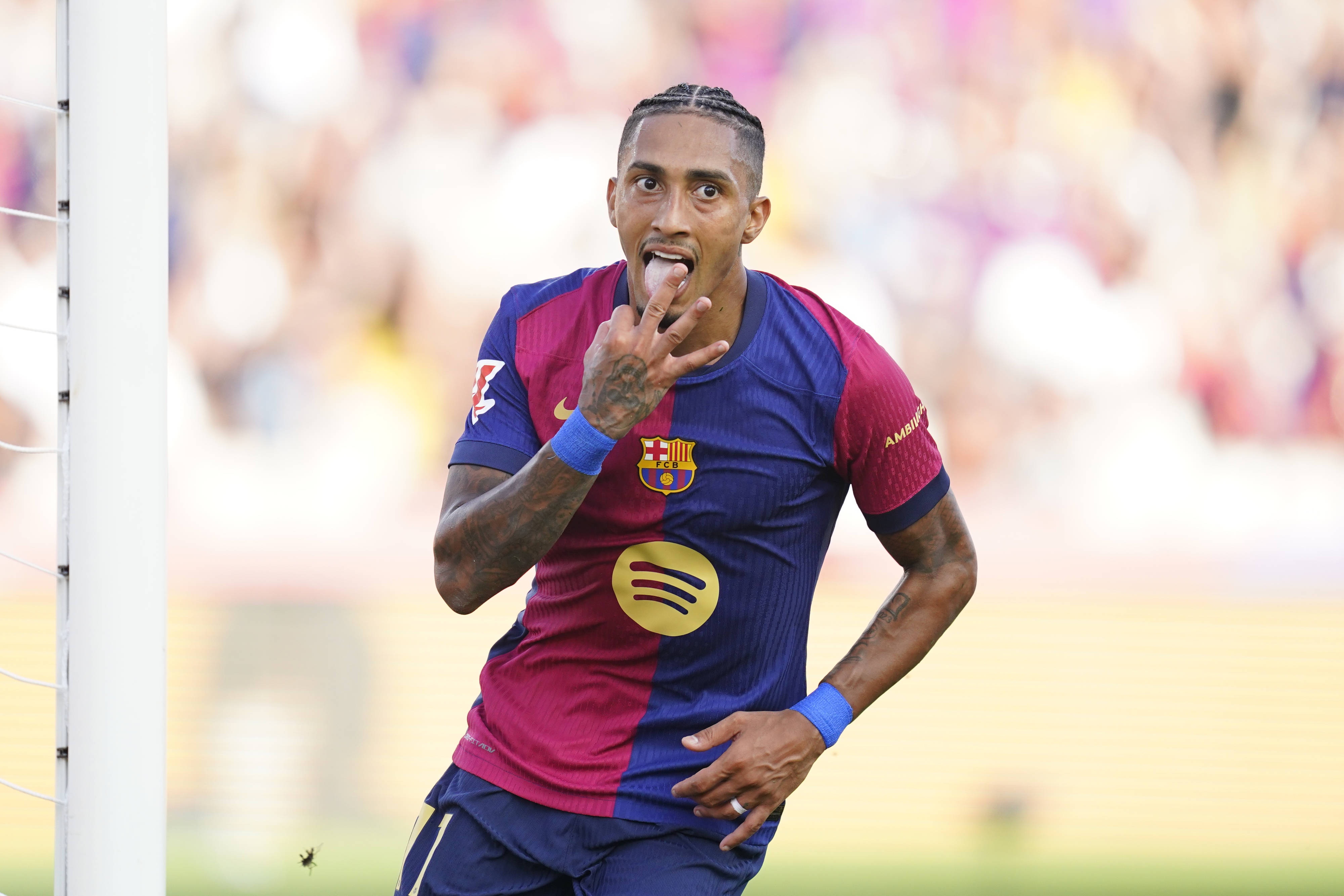  拉菲尼亞本賽季歐冠進(jìn)10球最多，各項(xiàng)賽事41場(chǎng)直接參與42球