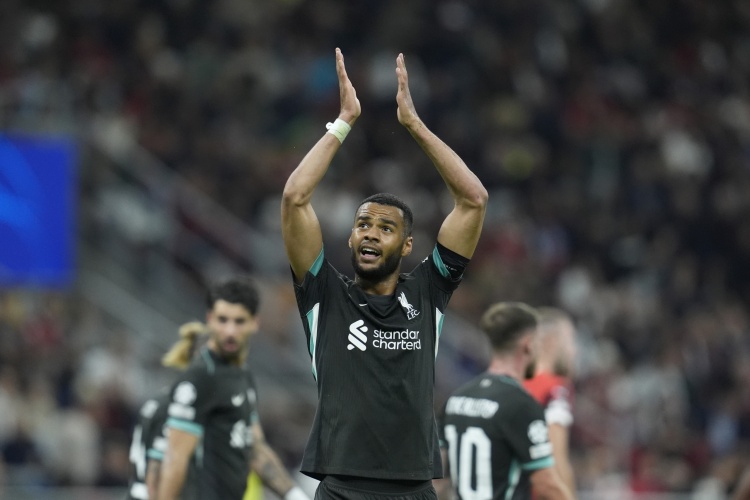  加克波：斯洛特和范迪克讓我們冷靜，賽季沒(méi)有因?yàn)閼?zhàn)勝曼城而結(jié)束