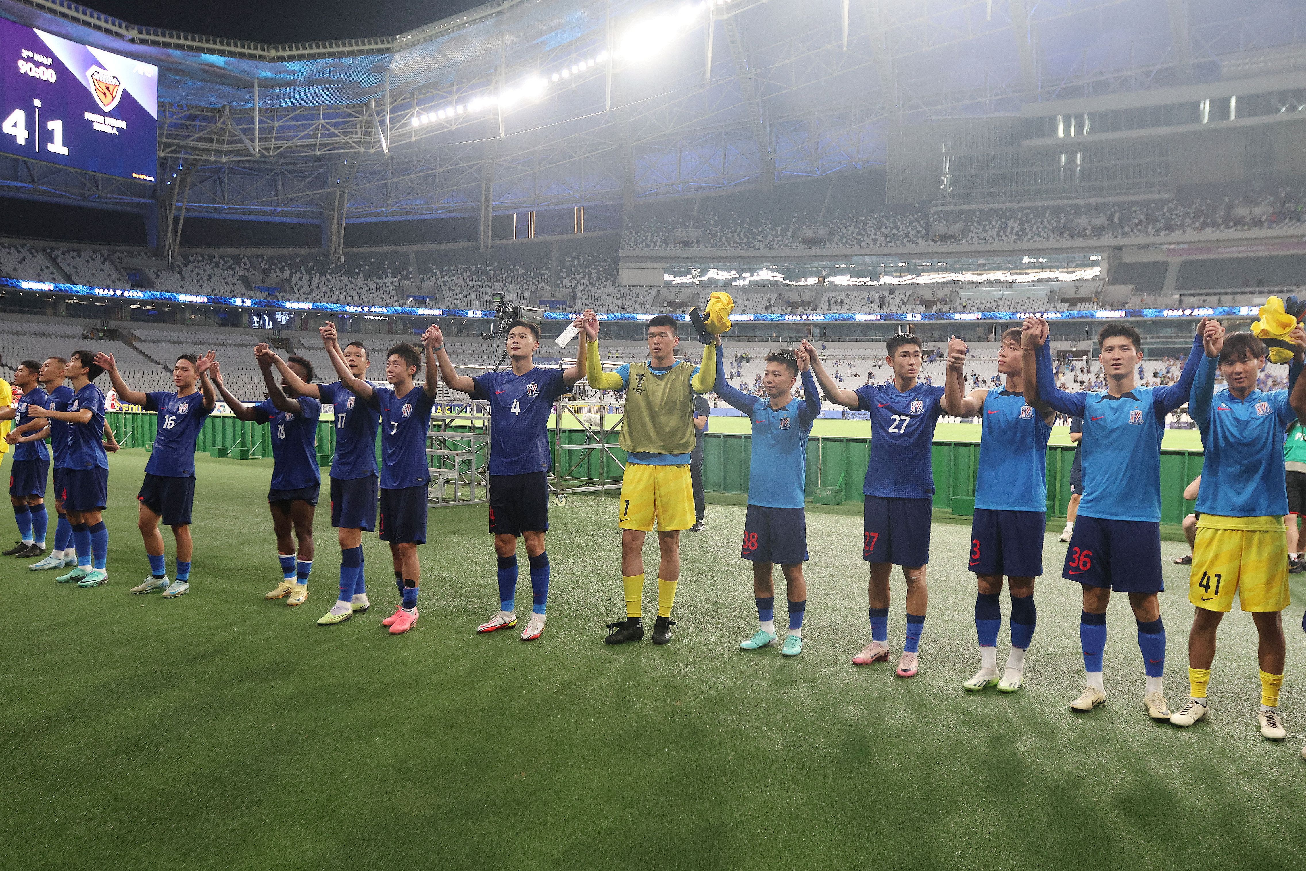  記者：申花幾個國腳表現(xiàn)可圈可點，裁判尺度和昨天海港完全不同