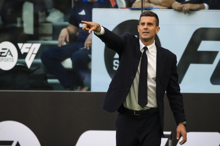  米體：莫塔正在葡萄牙休假，除非接到解雇電話否則周一會帶隊訓(xùn)練