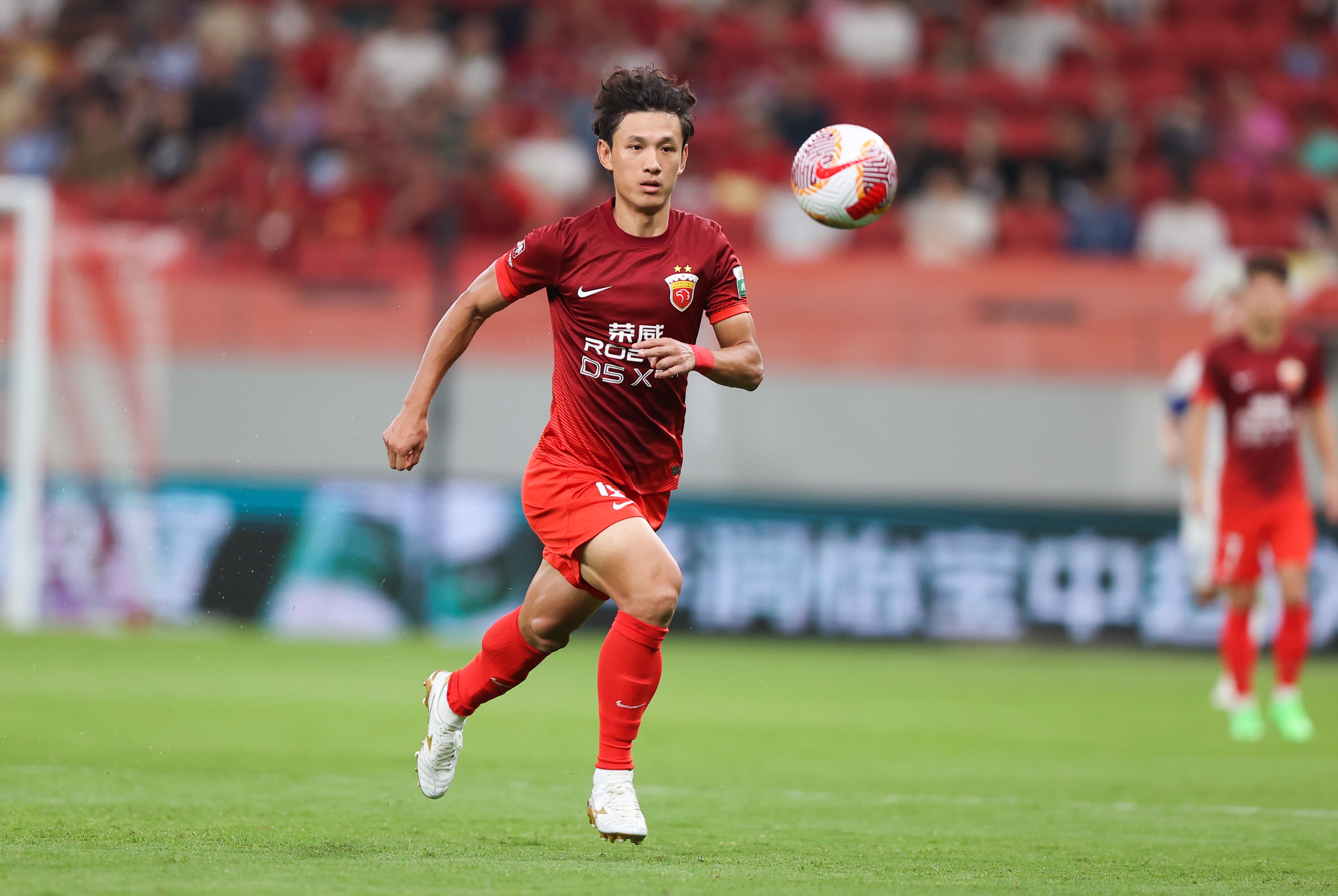  隱患！海港中衛(wèi)人員緊缺，替補(bǔ)名單中僅有老將王燊超可以客串