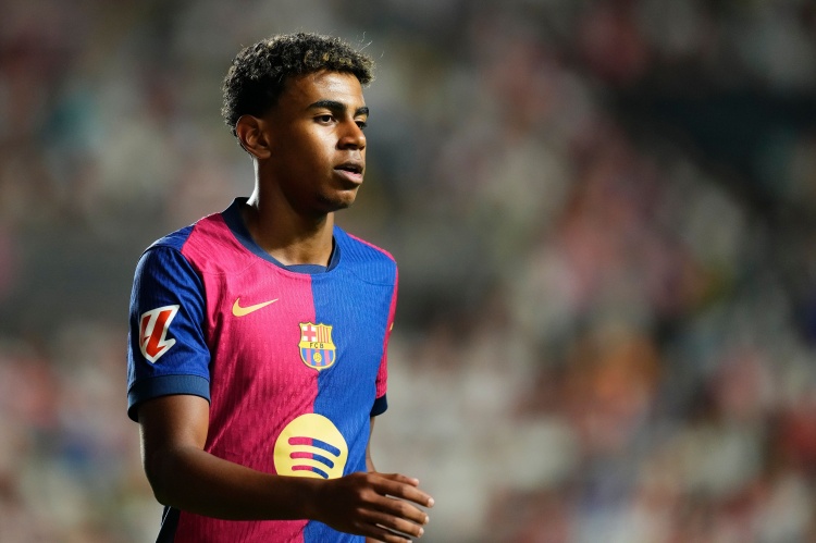  記者：在對陣拉斯帕爾馬斯遭遇踩踏后，亞馬爾沒有參加訓練