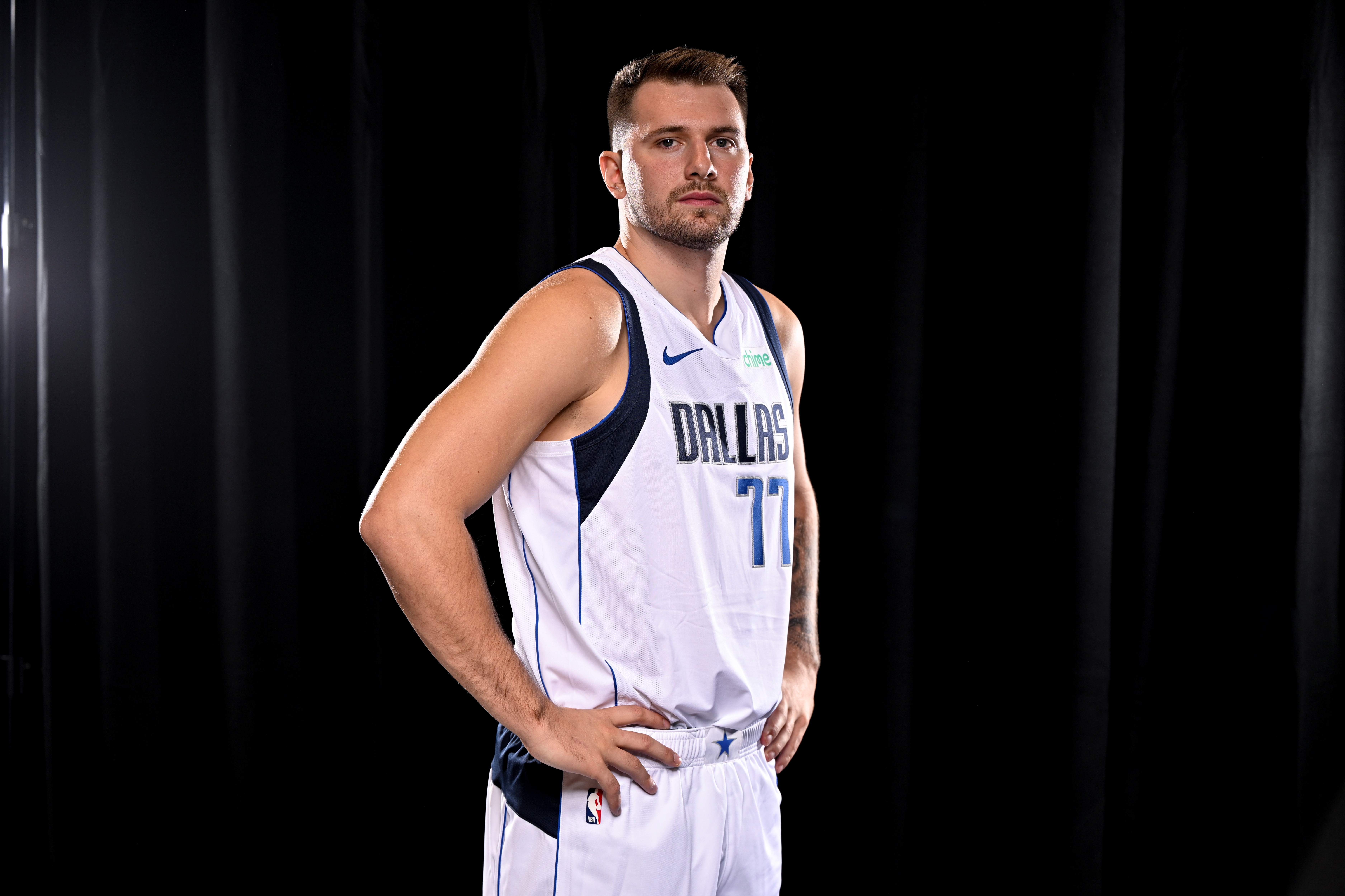  媒體人：湖人請來了未來核心但老詹還在打 獨(dú)行俠補(bǔ)強(qiáng)了陣容