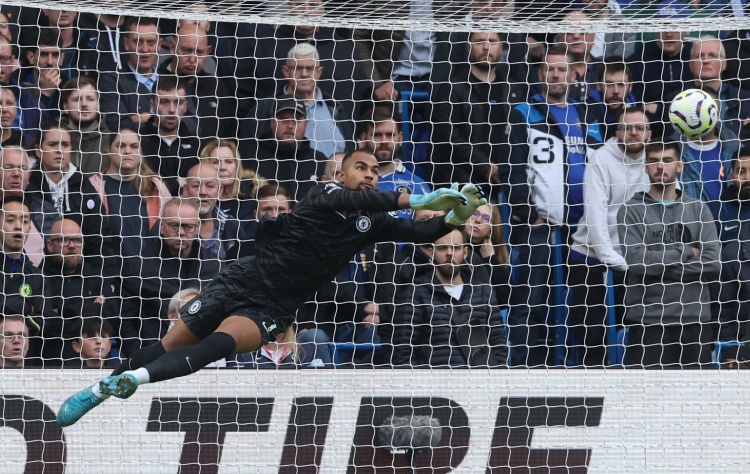  丟主力不冤！羅伯特-桑切斯本賽季5次失誤導致丟球，五大聯(lián)賽最多