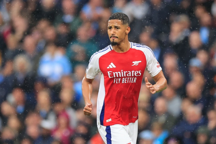  內(nèi)維爾：從未見過薩利巴踢得如此焦躁，伊薩克戲耍了槍手后防線