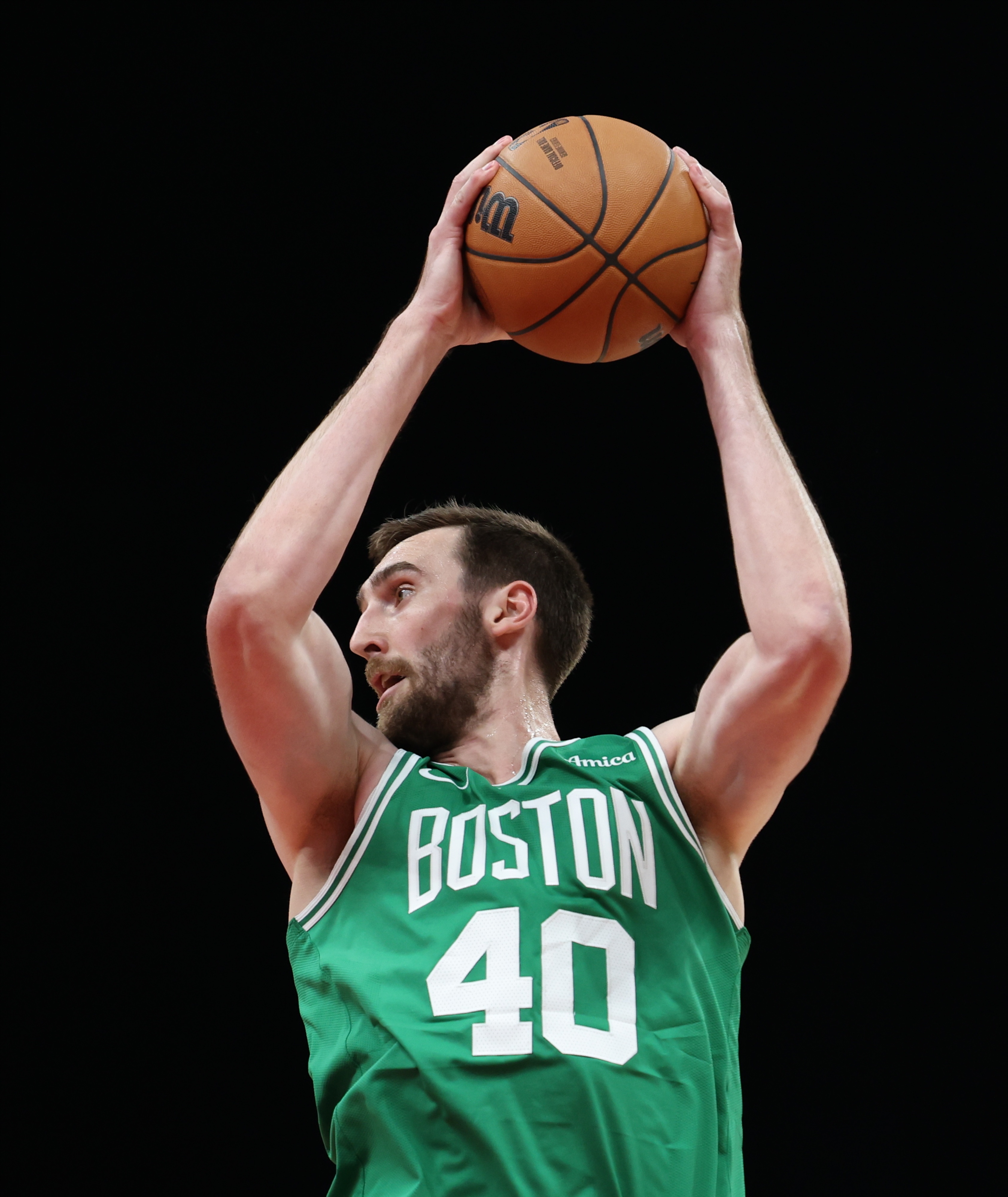  擎天白玉柱！科內(nèi)特10中7拿到15分16板4助 正負(fù)值+21全場最高