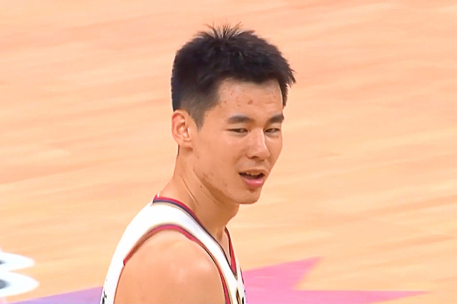  組織核心！郭昊文送11助攻 13中6拿到18分3籃板