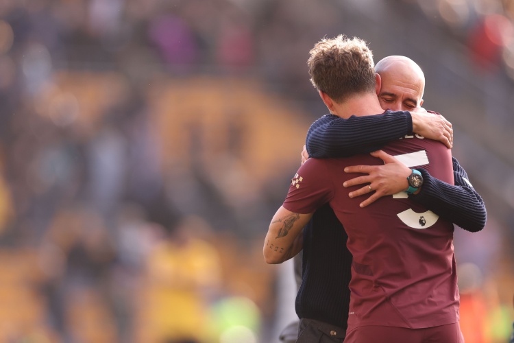  瓜迪奧拉證實(shí)斯通斯不需要接受手術(shù)，后者有望5月初復(fù)出