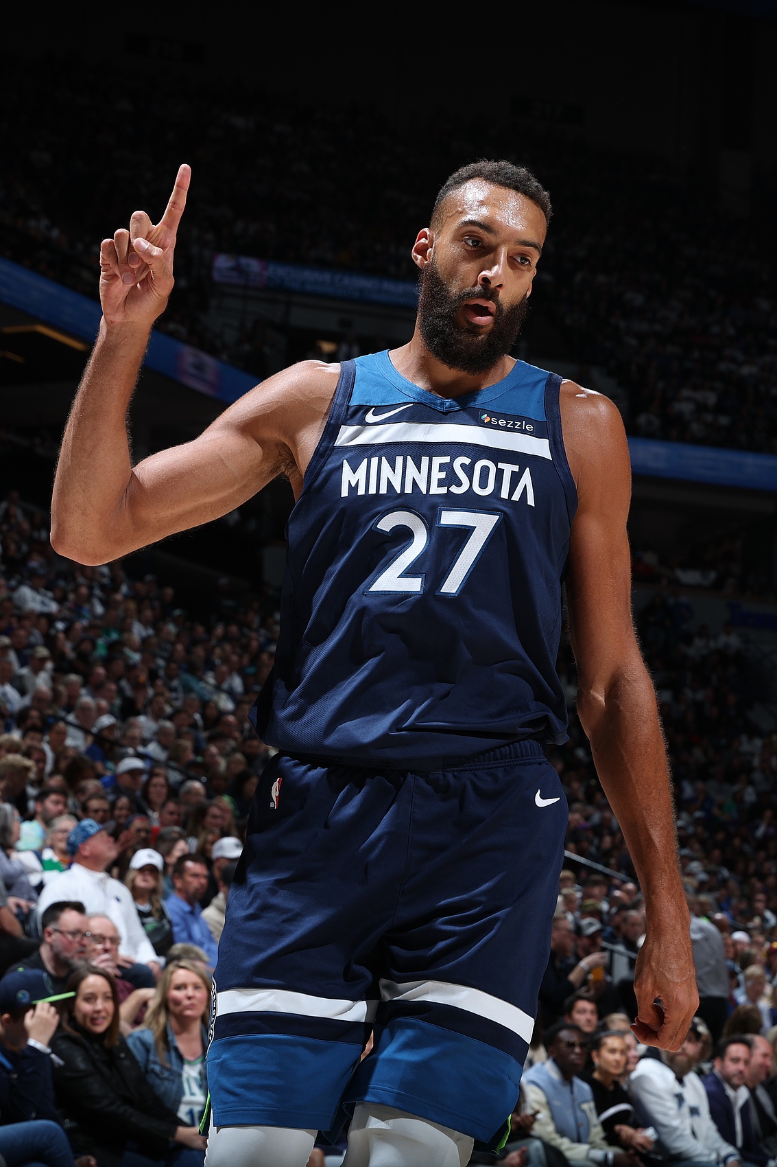  戈貝爾：隊(duì)友們激勵(lì)我去做世界上最好的防守球員 我也認(rèn)為我就是