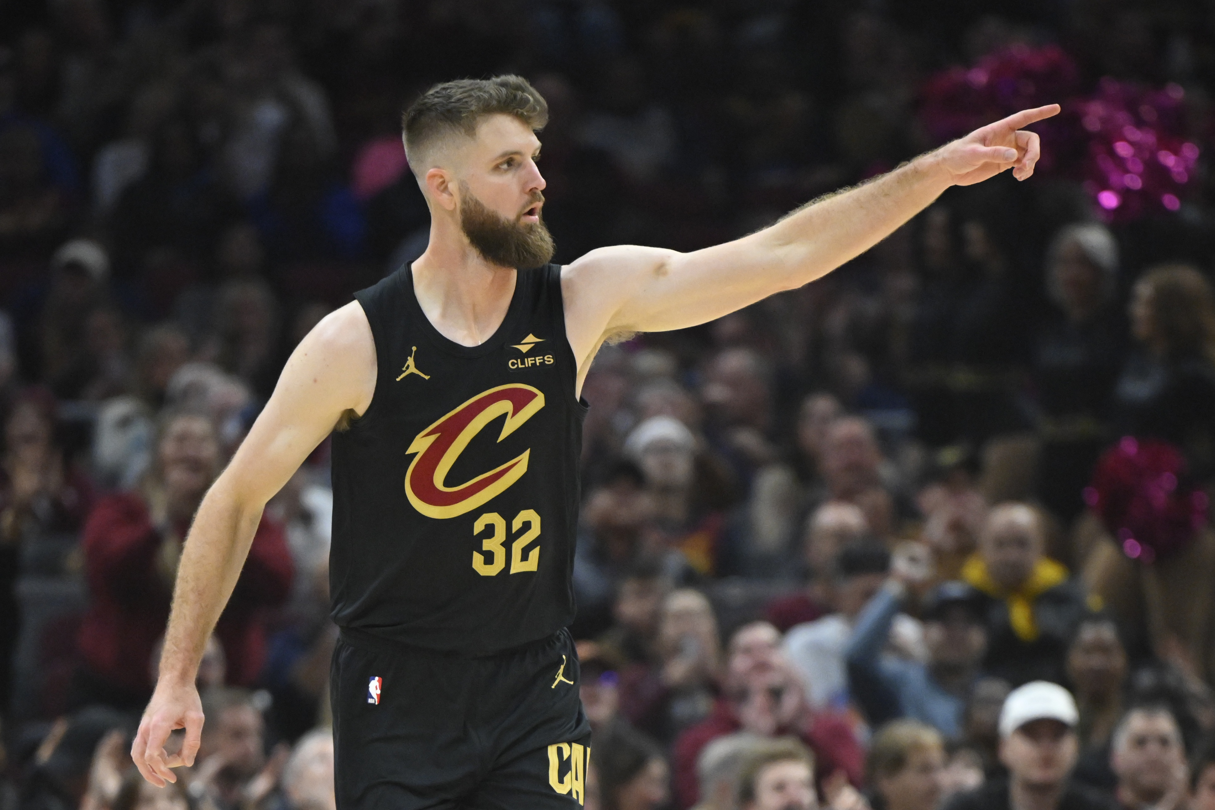  歡迎回歸！迪恩-韋德復(fù)出首戰(zhàn)2中1得2分2板2助 正負(fù)值為+11