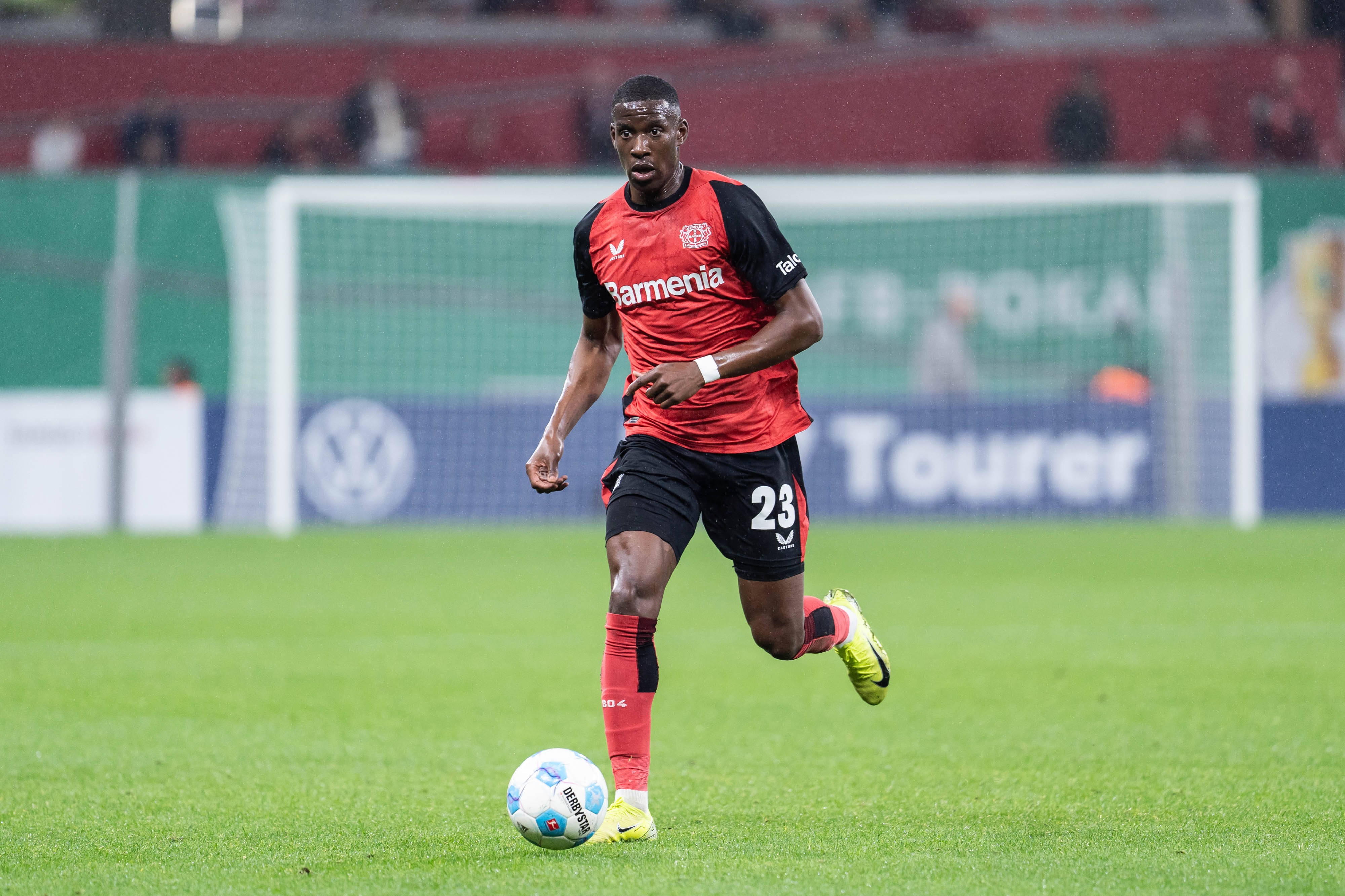  踢球者：藥廠想從巴黎永久簽下穆基勒，球員租借合約中無(wú)買斷選項(xiàng)