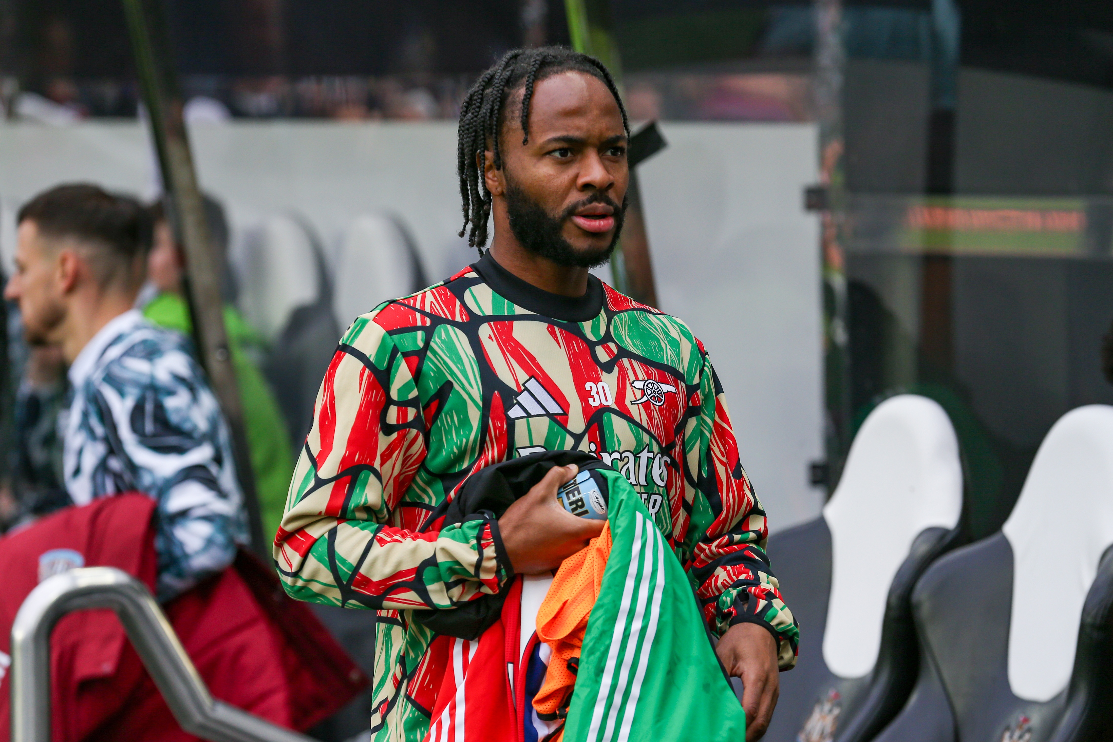  郵報：斯特林訓(xùn)練刻苦也會幫助年輕人，塔帥沒耐心等他恢復(fù)狀態(tài)