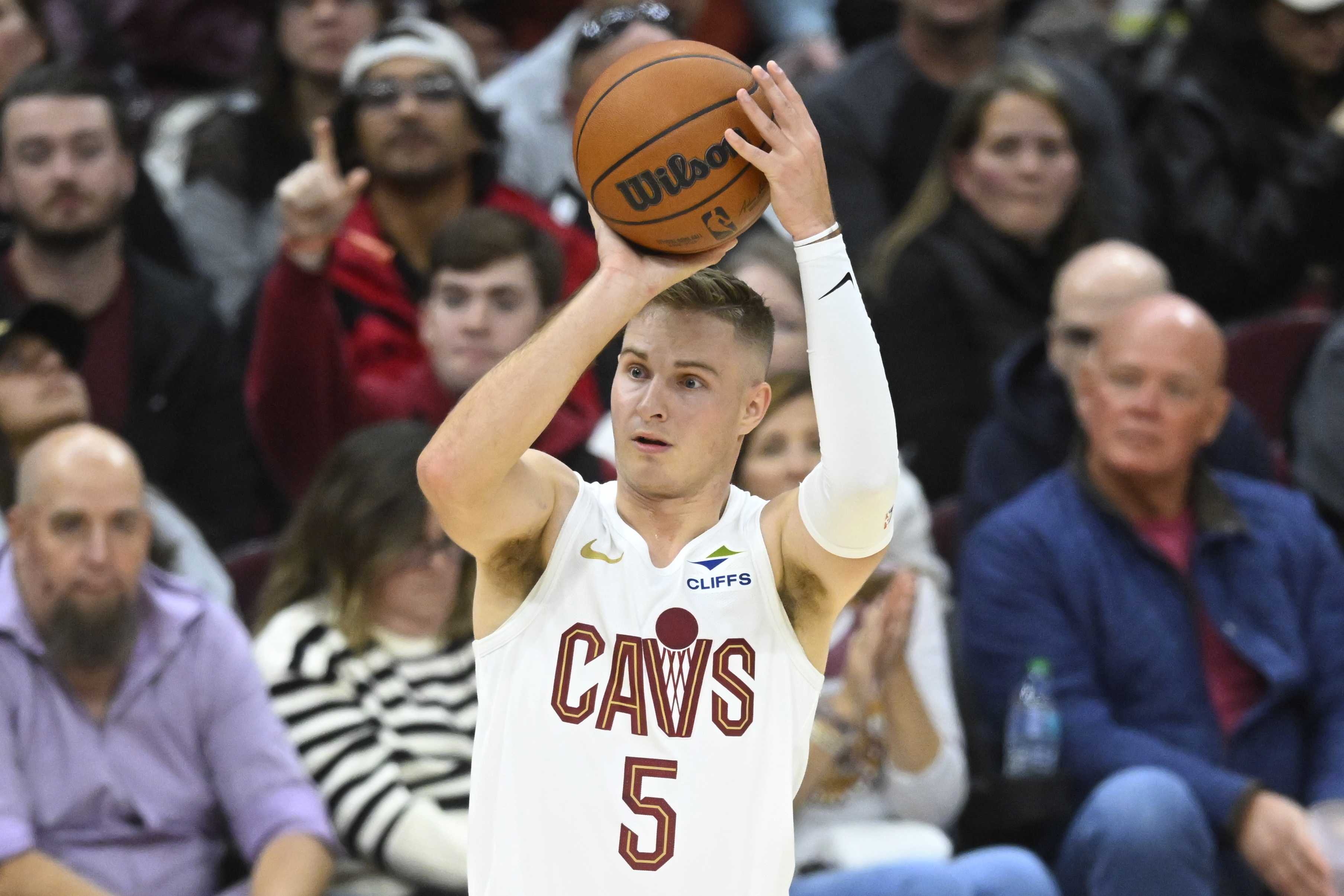  替補(bǔ)神射！梅里爾半場(chǎng)7中5&4記三分拿下14分2板