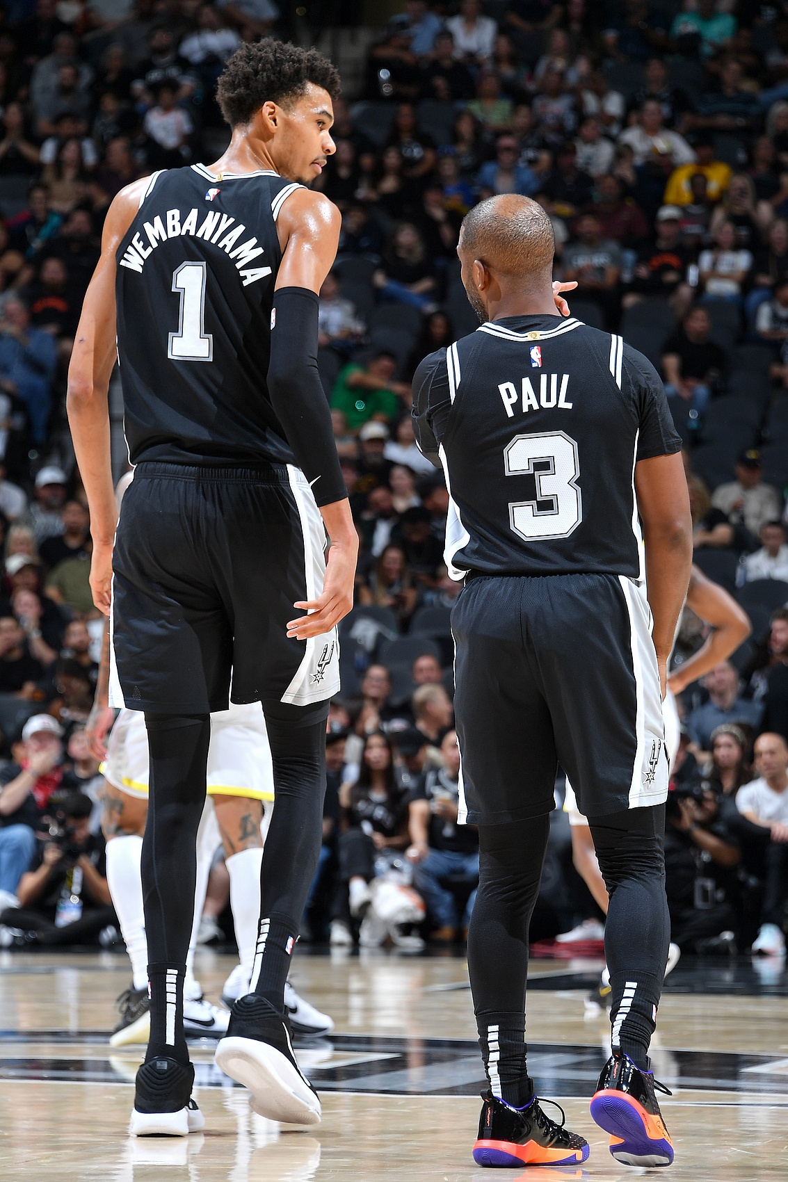  文班亞馬預(yù)計(jì)賽季報(bào)銷！保羅：這對我們所有人來說都很艱難