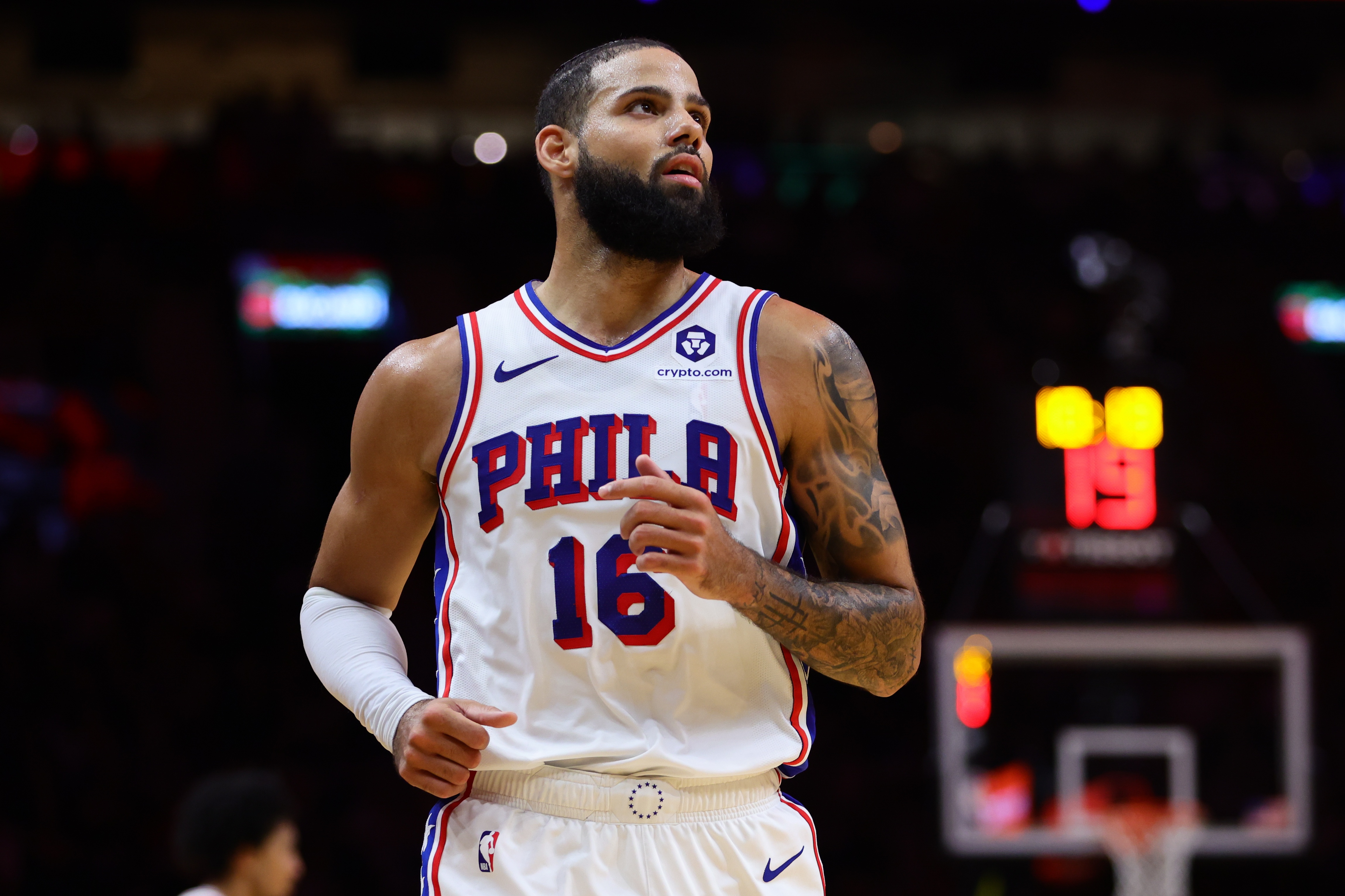  Stien：因凱萊布-馬丁持續(xù)因傷缺戰(zhàn) 76人同意再給獨(dú)行俠1個次輪簽