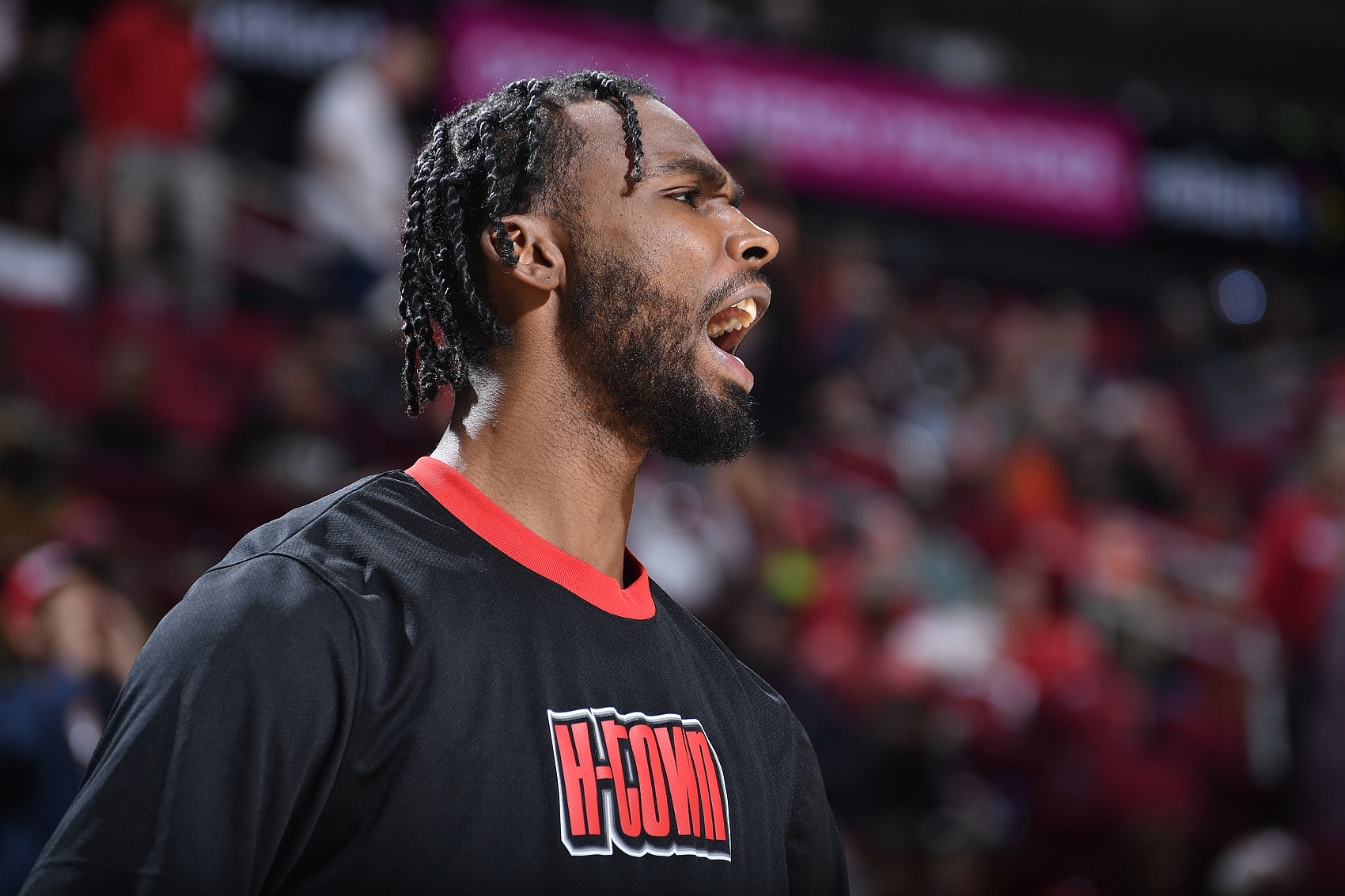  很拼了！伊森12中6拿到13分12板 其中4前場籃板