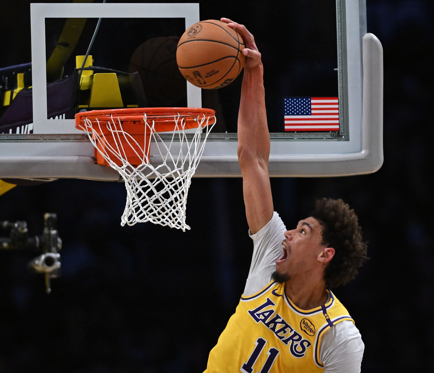  最后時刻被三球挑籃殺死！湖記：要是有護筐者可能會有幫助的