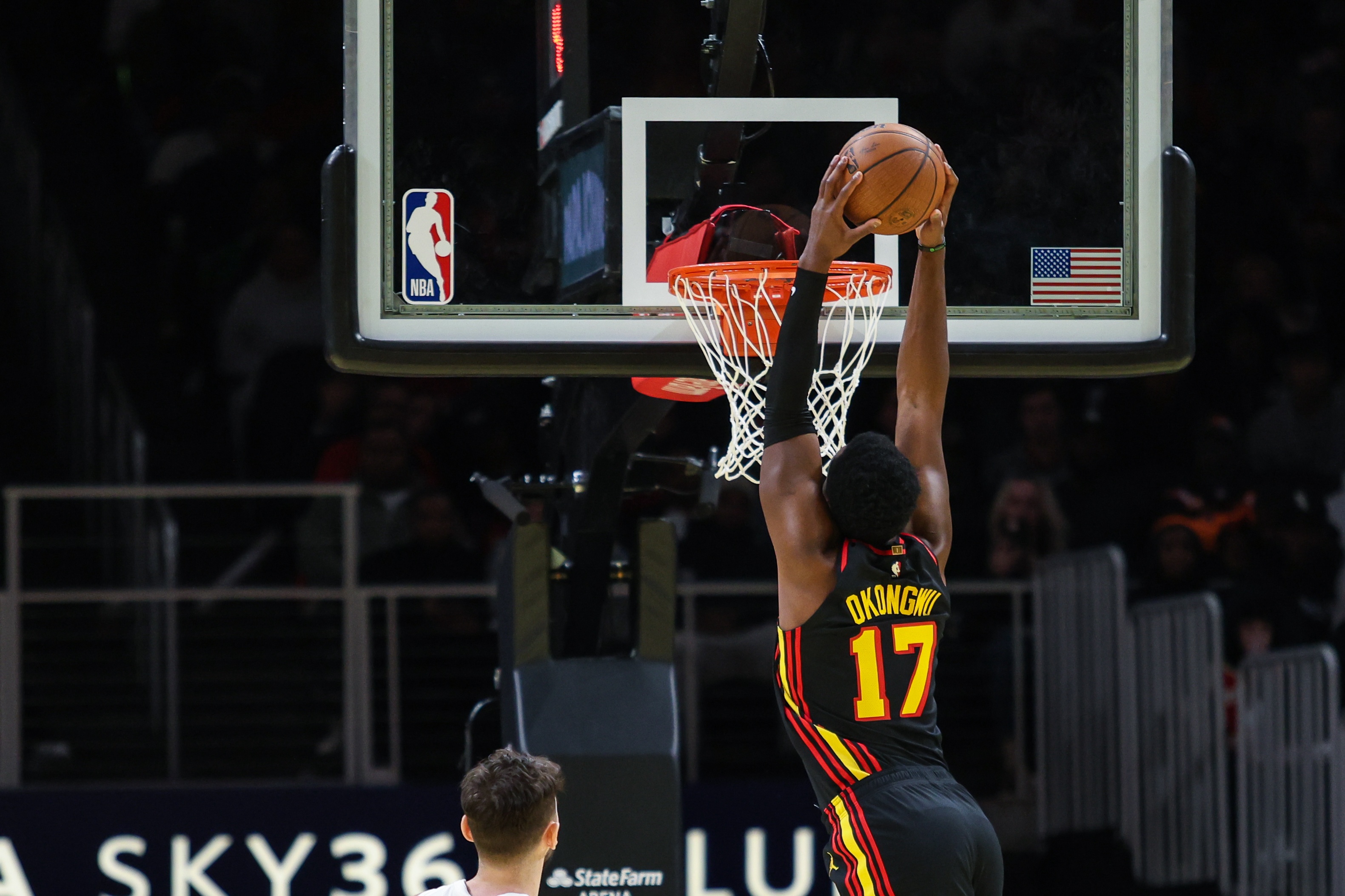  搶下16個(gè)籃板！奧孔武：我想盡可能多地為球隊(duì)獲得出手機(jī)會(huì)