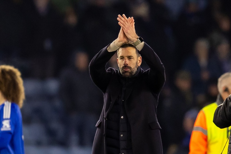  范尼談阿森納：03年對阿森納射失點(diǎn)球令我很痛苦，還好04年進(jìn)了