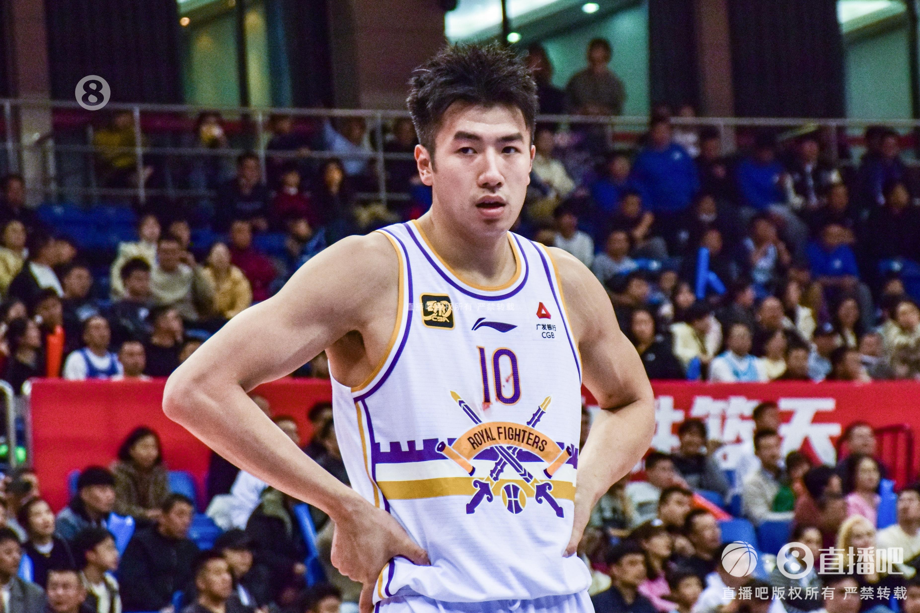 高效表現(xiàn)難救主！鄒雨宸11中8拿下21分7籃板