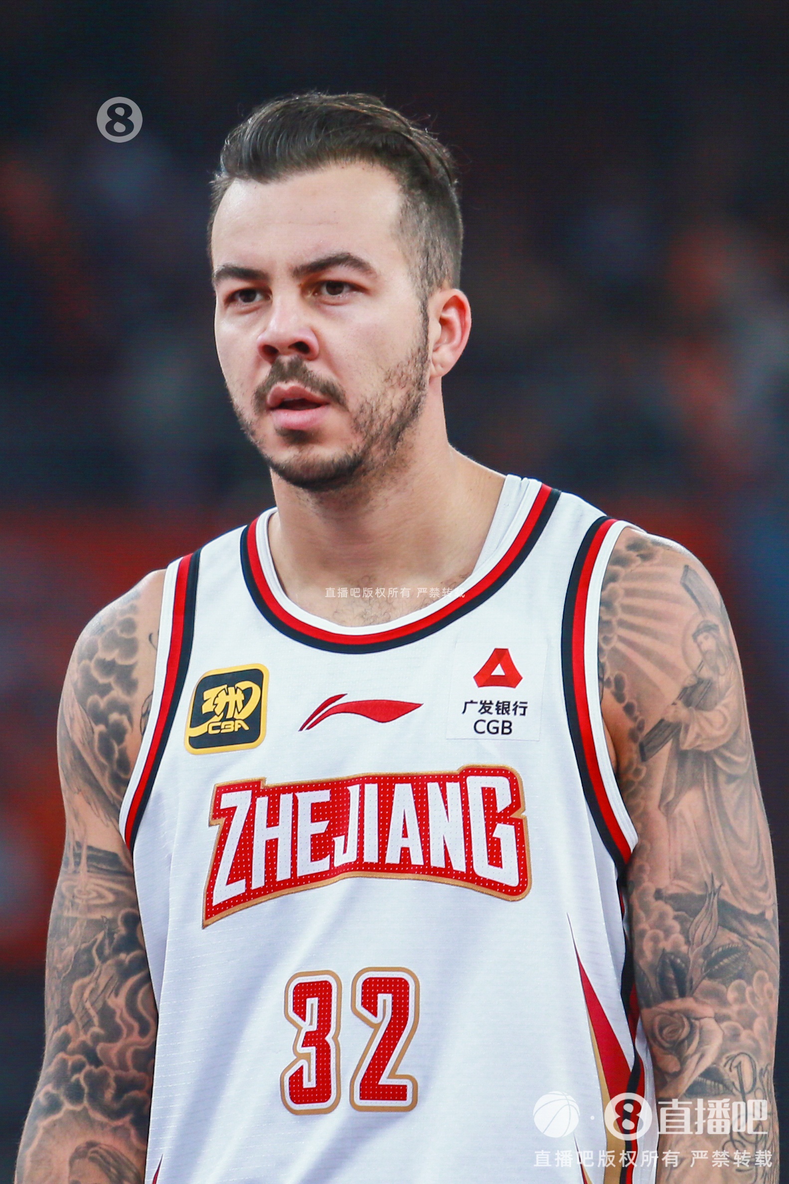  穩(wěn)??！約克半場出戰(zhàn)15分鐘 8中4貢獻(xiàn)12分3籃板3助攻