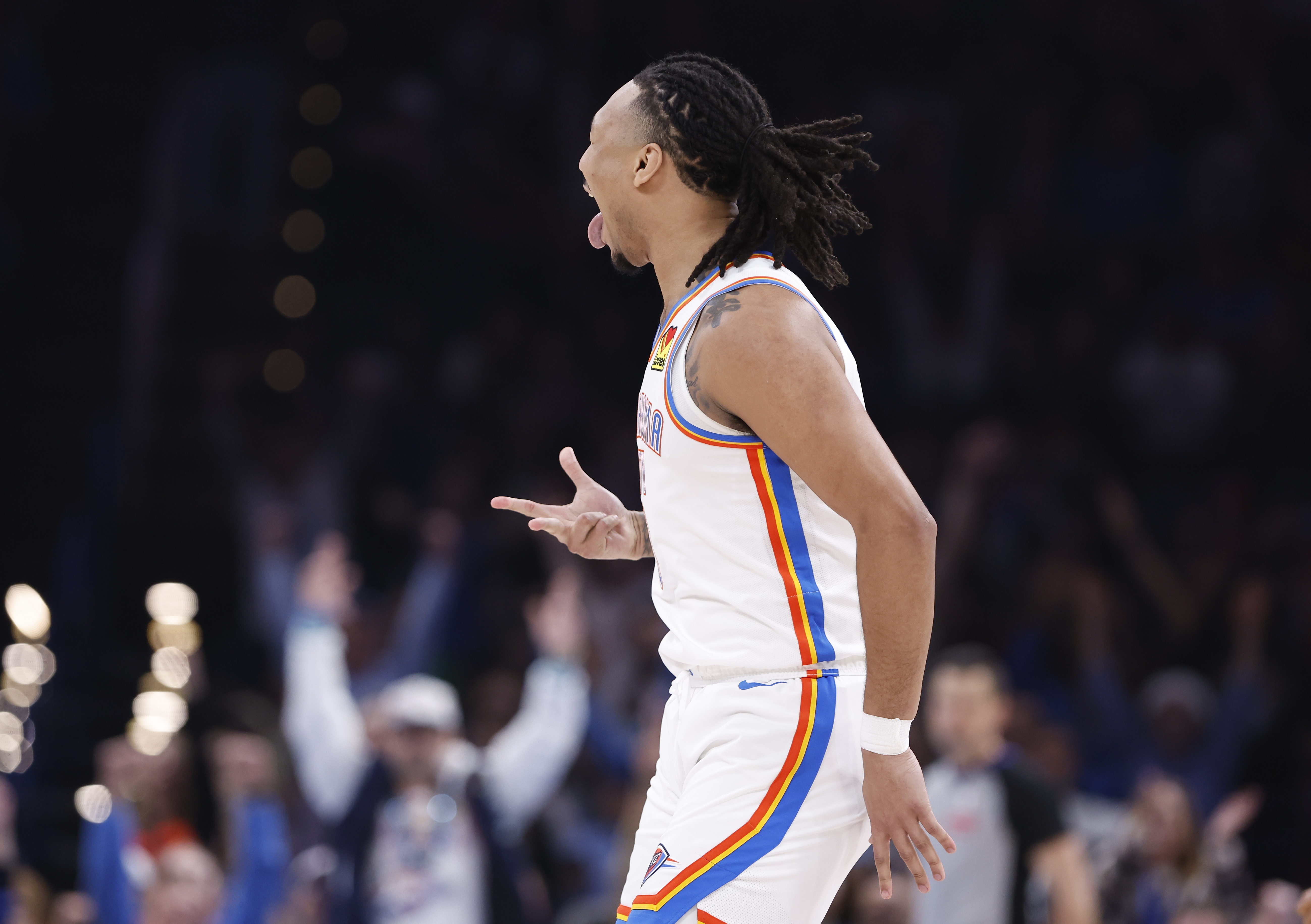  追夢型數(shù)據(jù)！杰林威貢獻(xiàn)10分11板11助三雙&另有3斷2帽 正負(fù)值+35