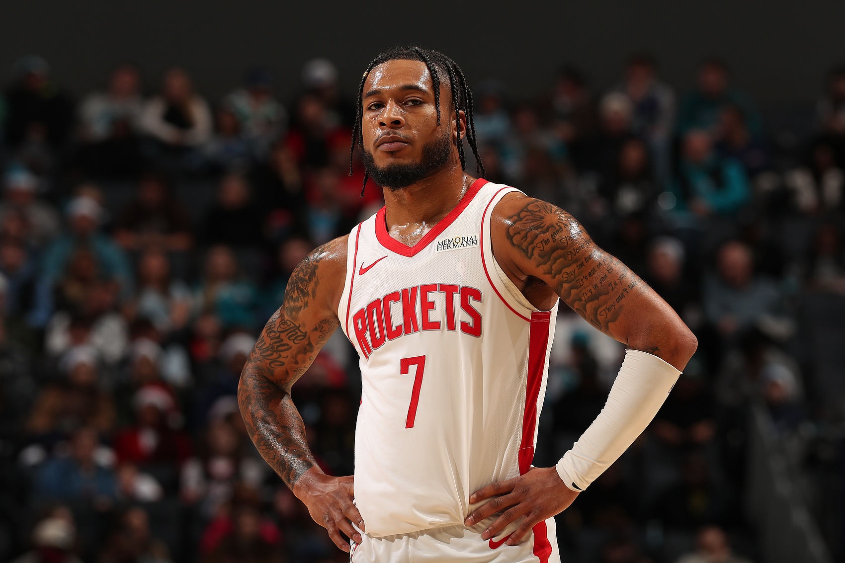  和自己較勁呢！惠特摩爾半場(chǎng)8中2僅拿5分2板1助1帽