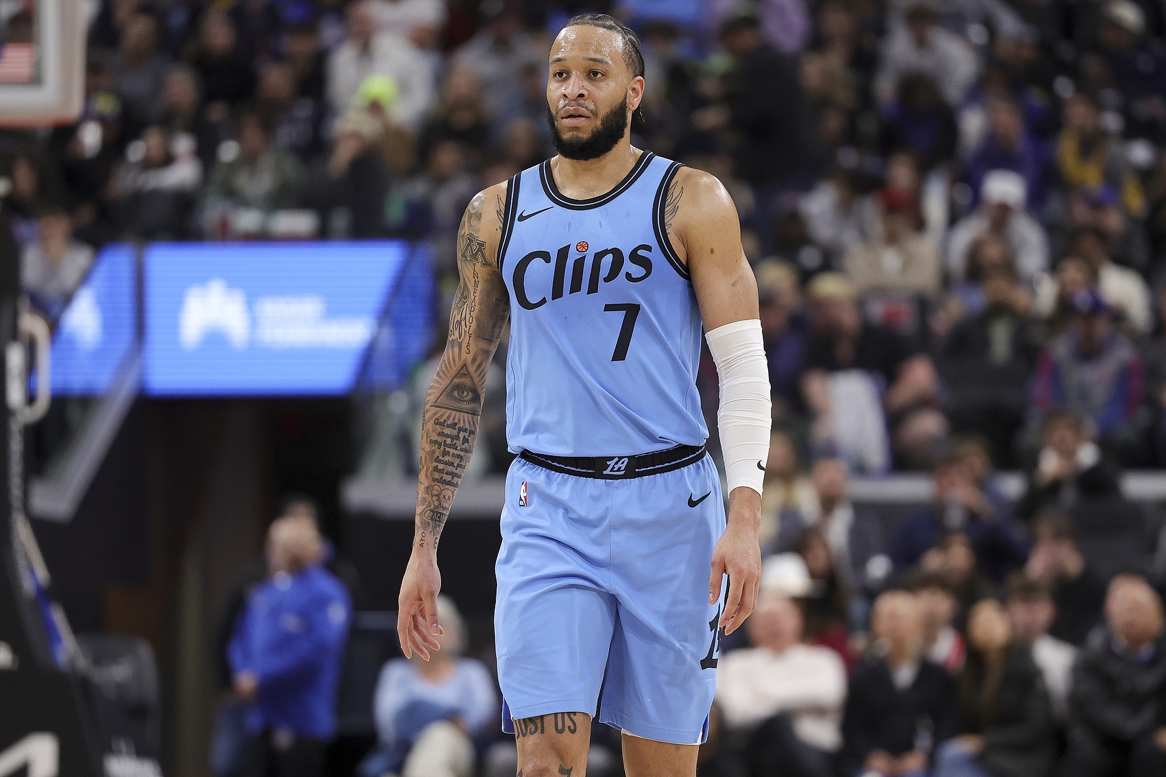  鮑威爾缺戰(zhàn)老東家！快船首發(fā)：哈登、科菲、小瓊斯、小卡、祖巴茨