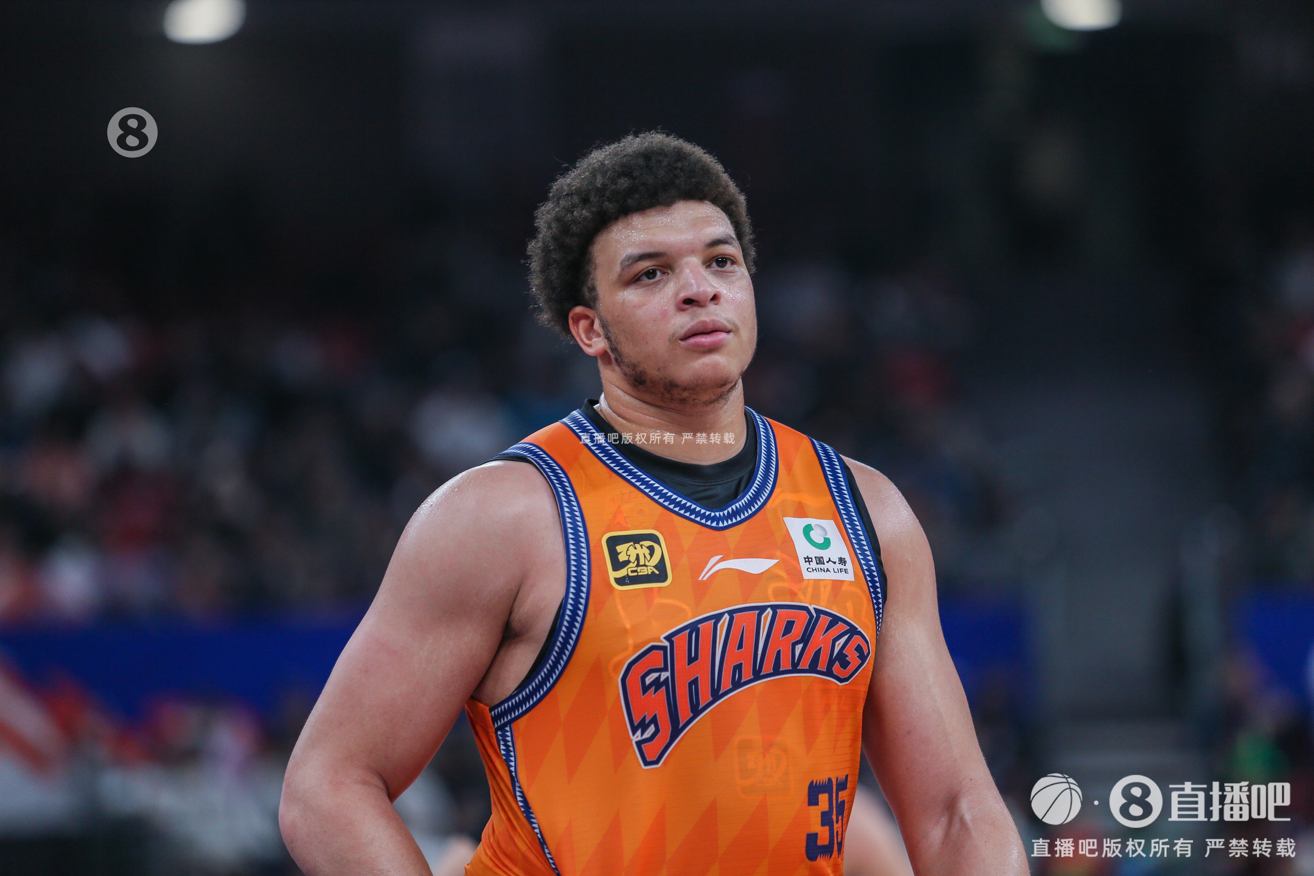  猛的一批！洛夫頓半場(chǎng)貢獻(xiàn)壓哨2+1 拿10分6板3助3斷&正負(fù)值+30