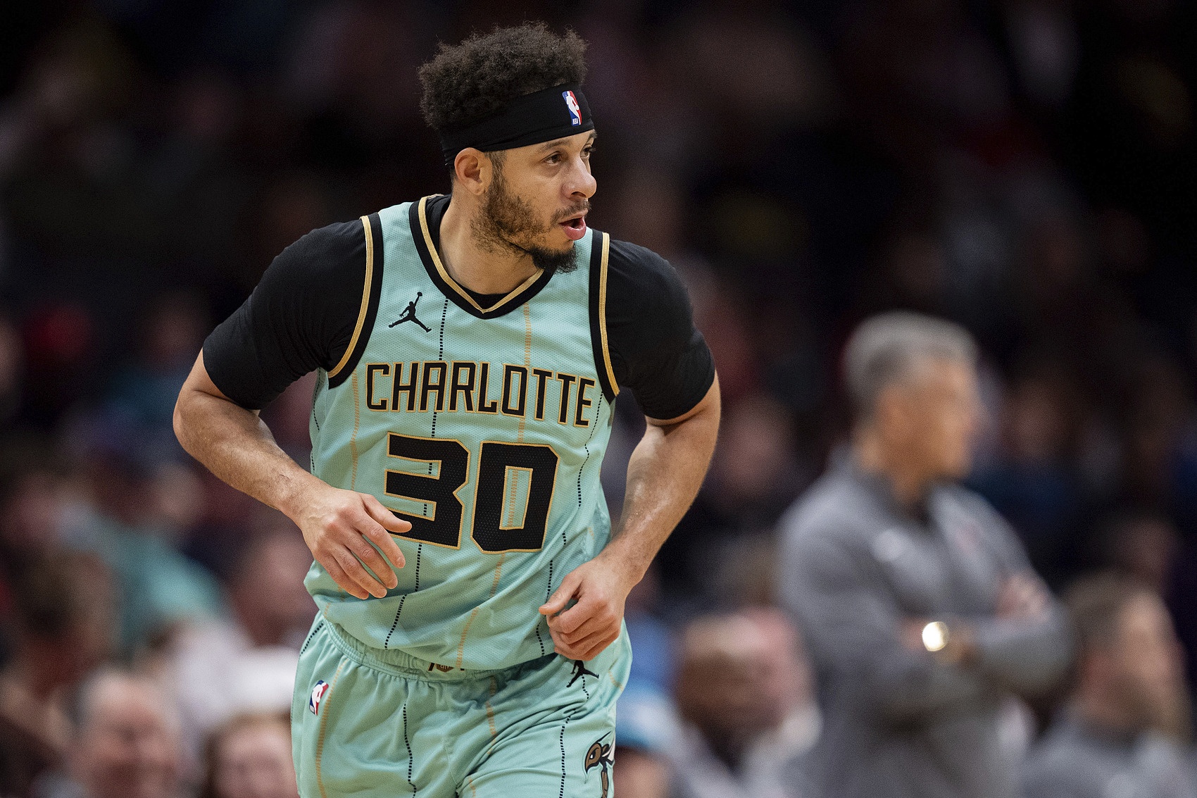  首節(jié)落后24分！小庫(kù)里：我們本可以放棄 但作為團(tuán)隊(duì)一直在拼搏