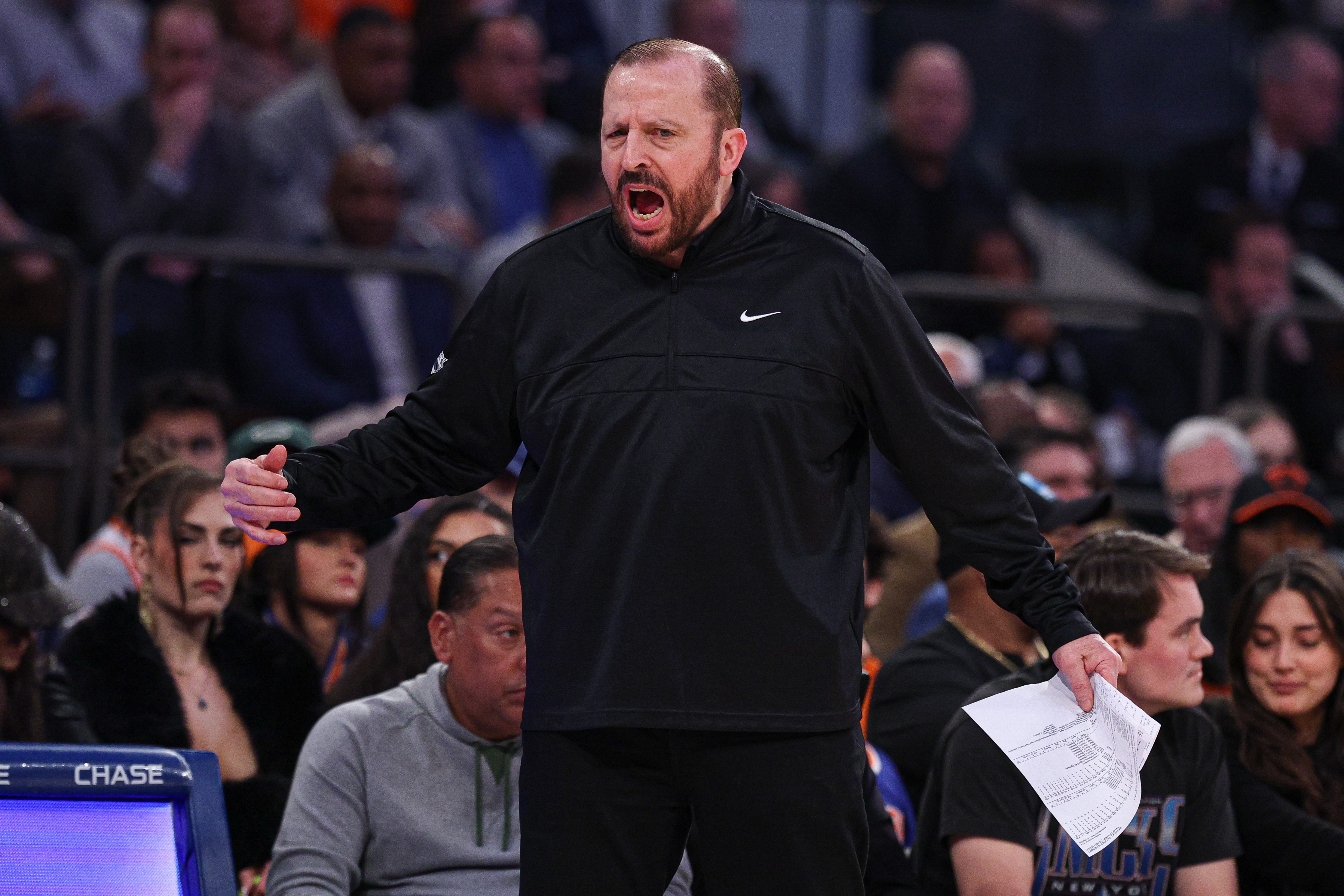  錫伯杜：比賽中存在身體對(duì)抗 想辦法讓比賽朝著我們有利方向轉(zhuǎn)變