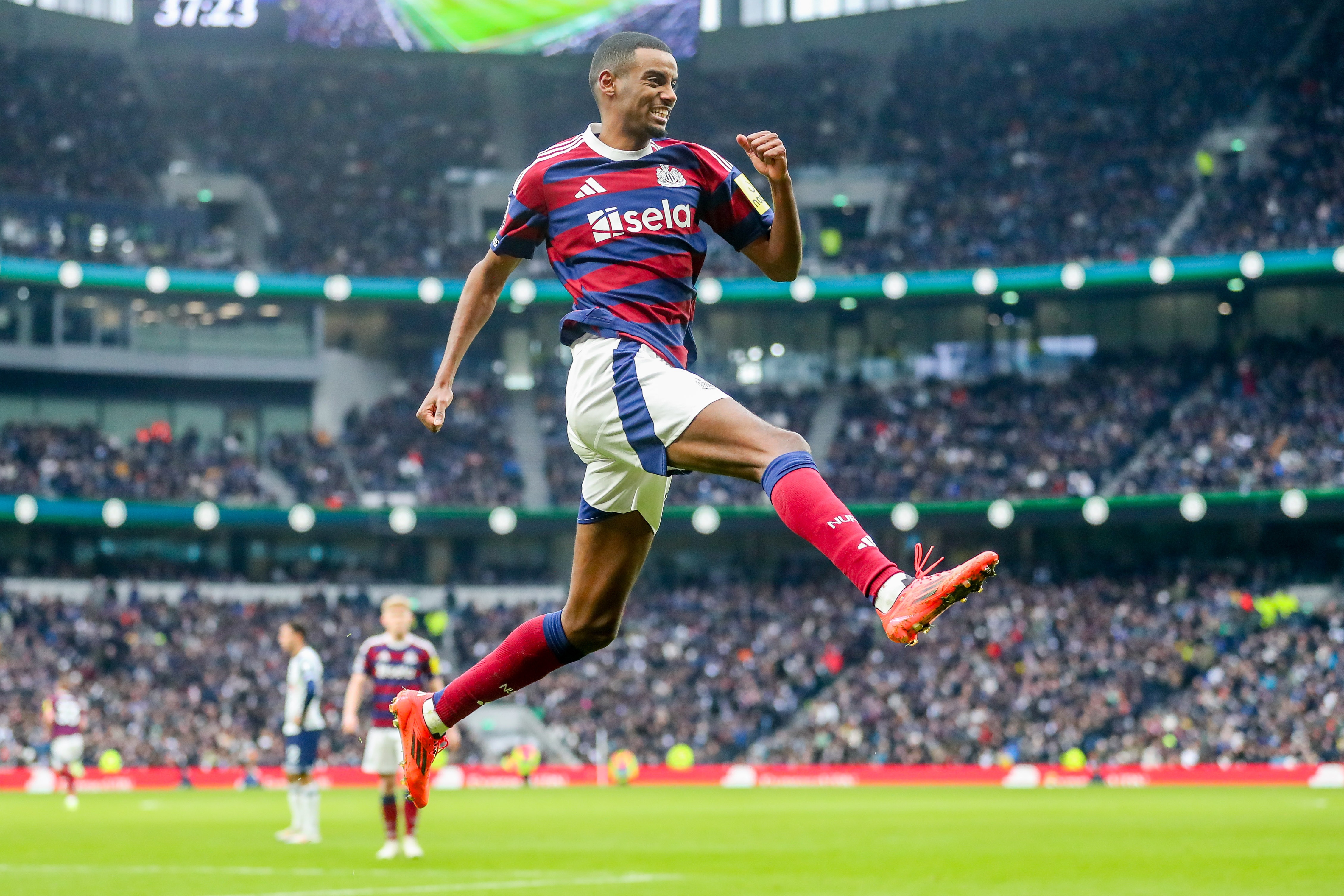  眾多豪門爭搶！每體：若紐卡未進(jìn)歐冠，將允許伊薩克超1億歐離隊(duì)