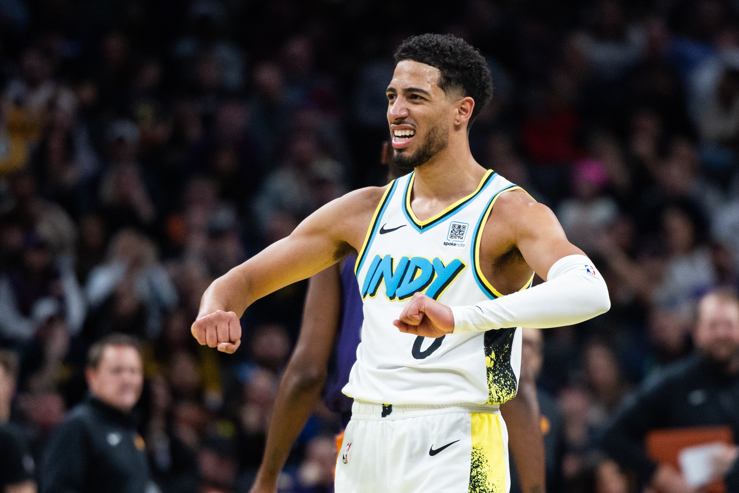  求人不如求己！哈利伯頓13中5拿到14分8助4斷 末節(jié)帶隊(duì)收下比賽