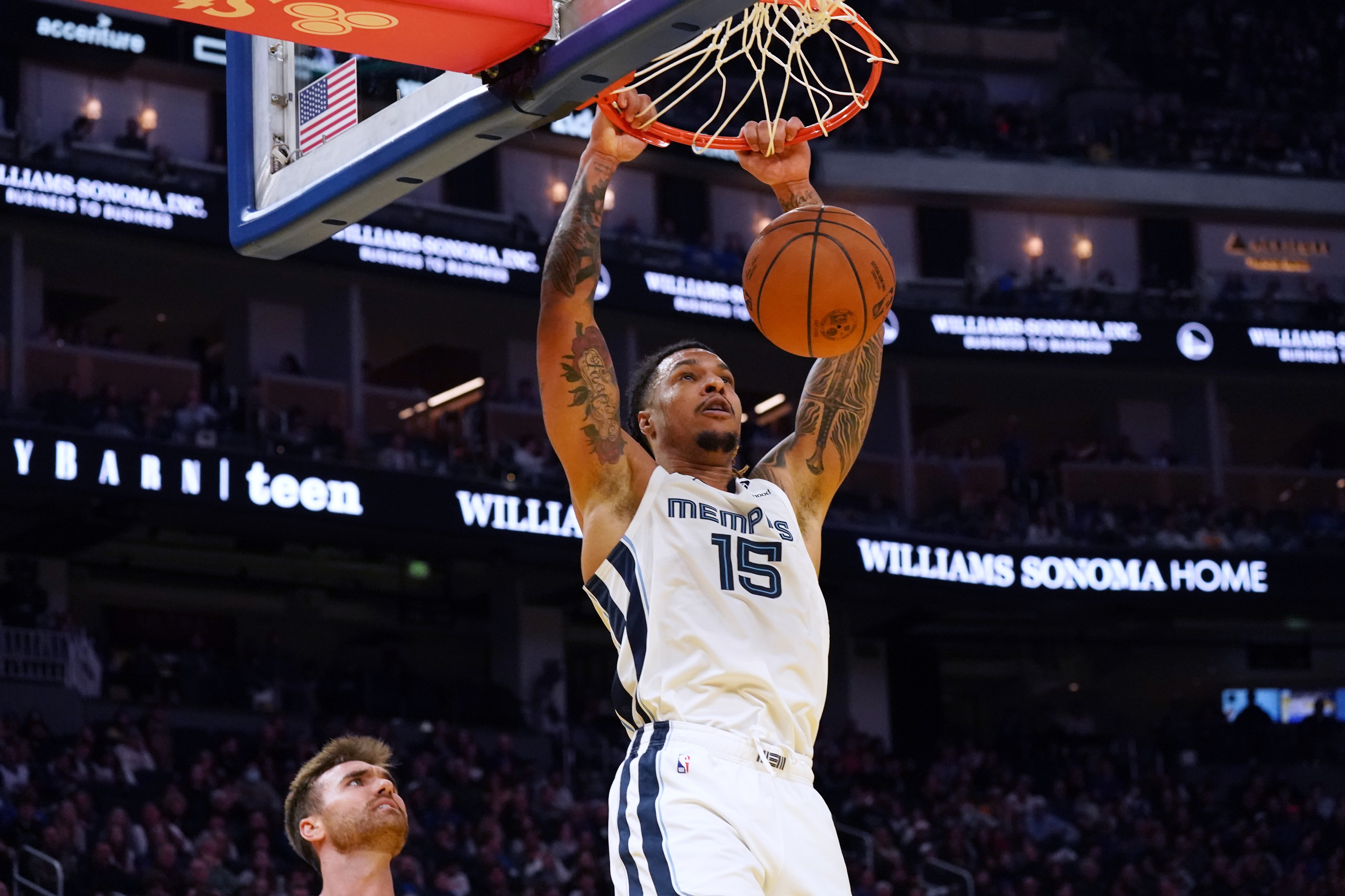  灰熊官方：布蘭登-克拉克遭遇右膝后十字韌帶嚴重扭傷 賽季報銷