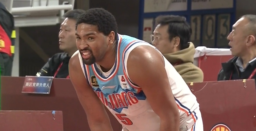  次節(jié)沒有出手！勞森半場(chǎng)5中4拿到11分6板1助1斷 正負(fù)值+10