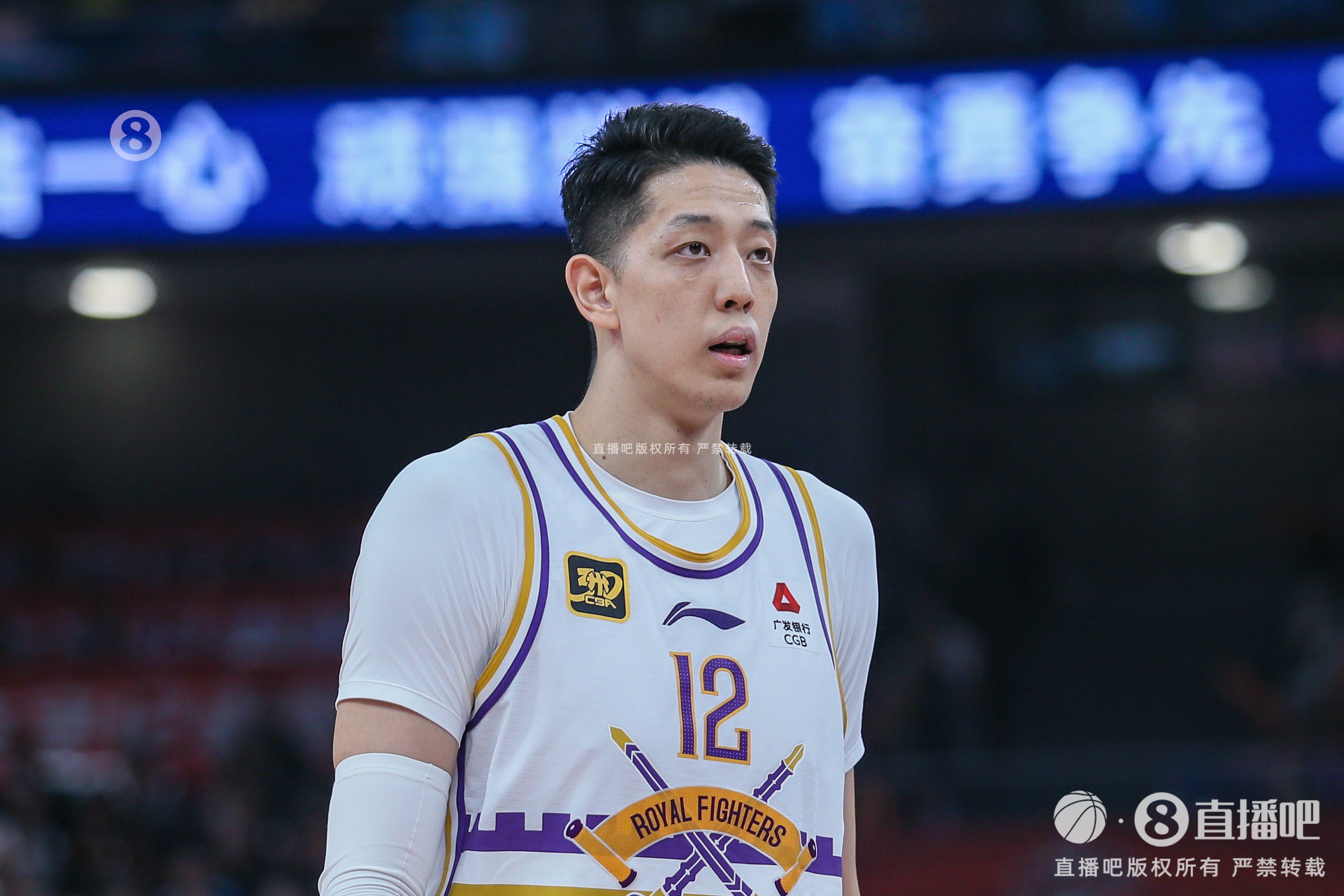  復(fù)出狀態(tài)很不錯(cuò)！沈梓捷半場(chǎng)2中2拿到6分3板2帽 正負(fù)值+11