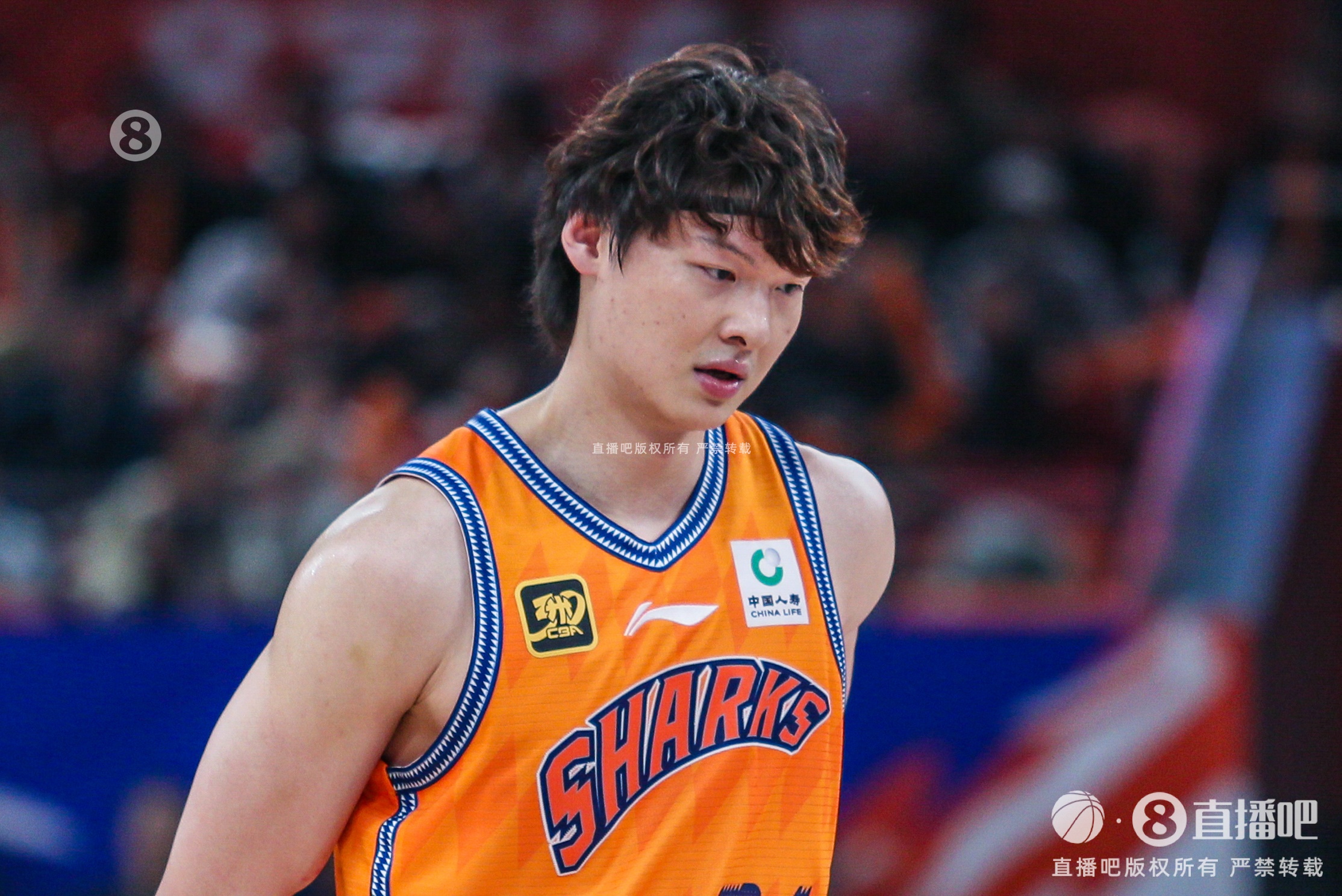  替補出戰(zhàn)！王哲林首節(jié)4分鐘2中2拿到4分1板1助 正負值+3