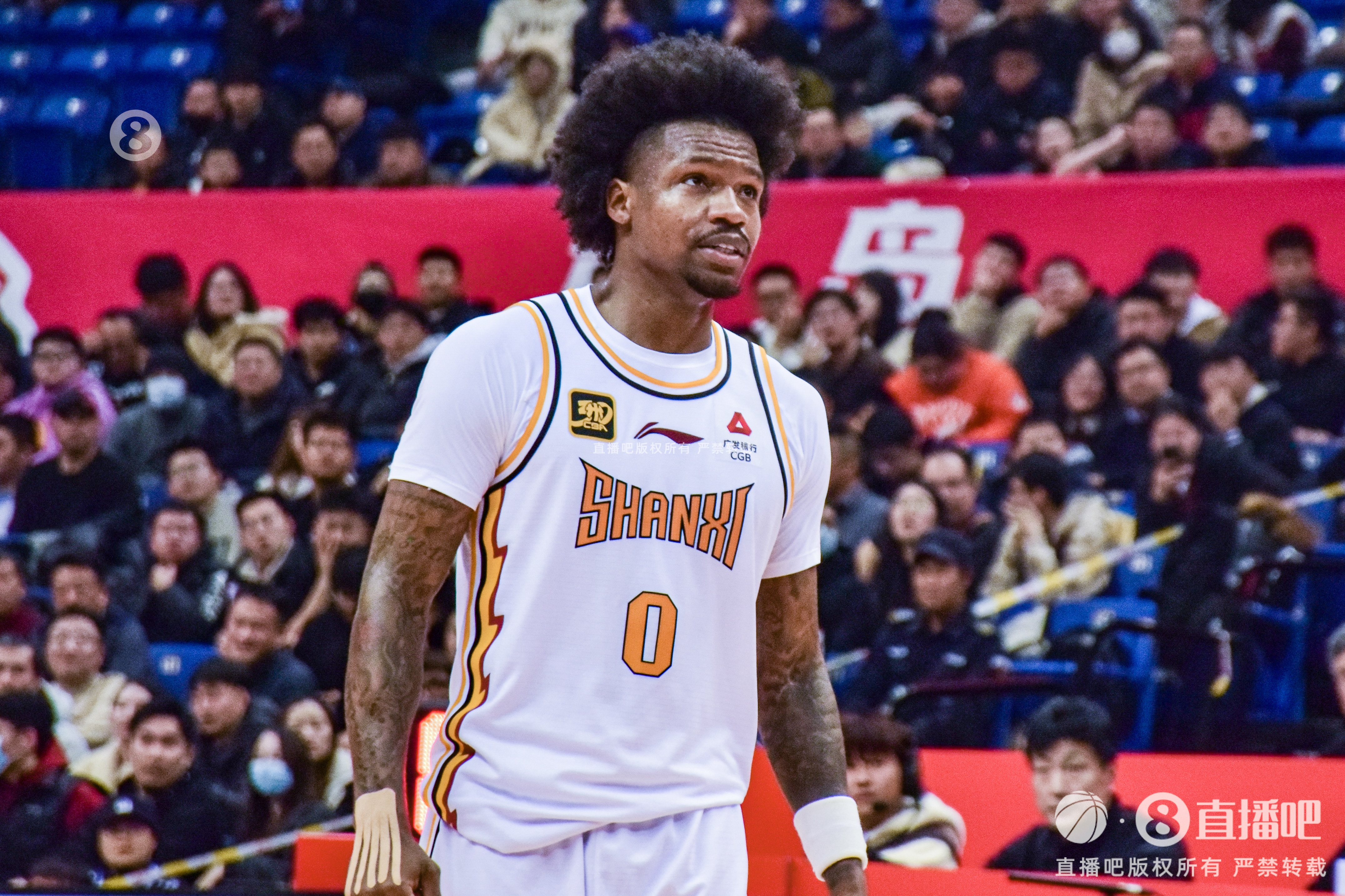  支撐進(jìn)攻！山西古德溫能突能傳帶隊(duì)追分 半場(chǎng)10中4砍11分3板6助