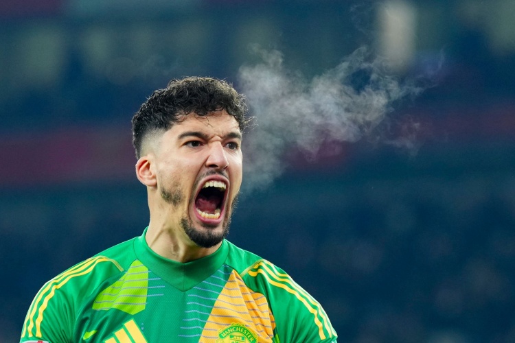  記者：曼聯(lián)并未積極尋找新一門，首要任務(wù)是確定巴因德?tīng)柺欠窳絷?duì)