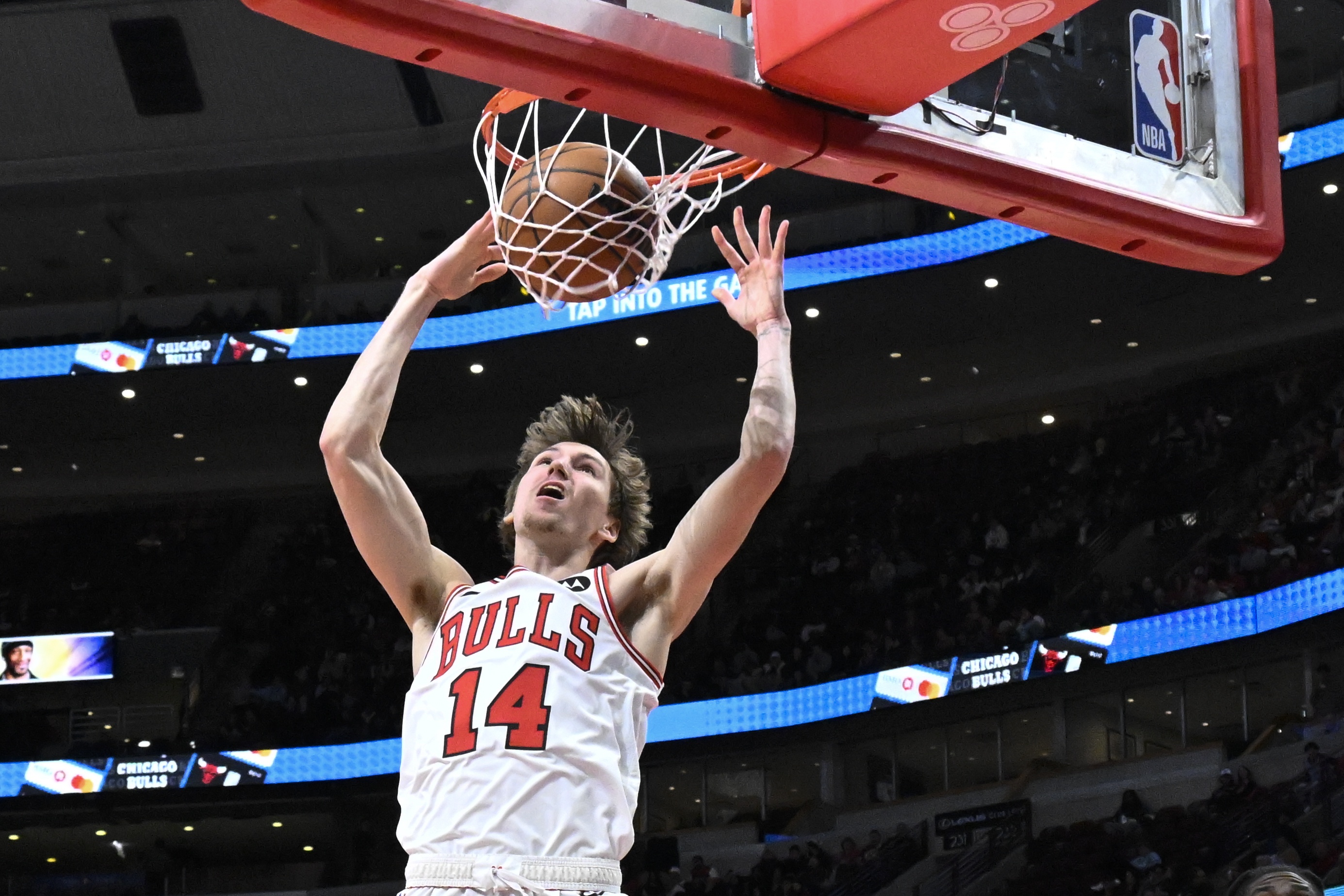  爆發(fā)！布澤利斯18投12中&三分10中5 爆砍生涯新高31分