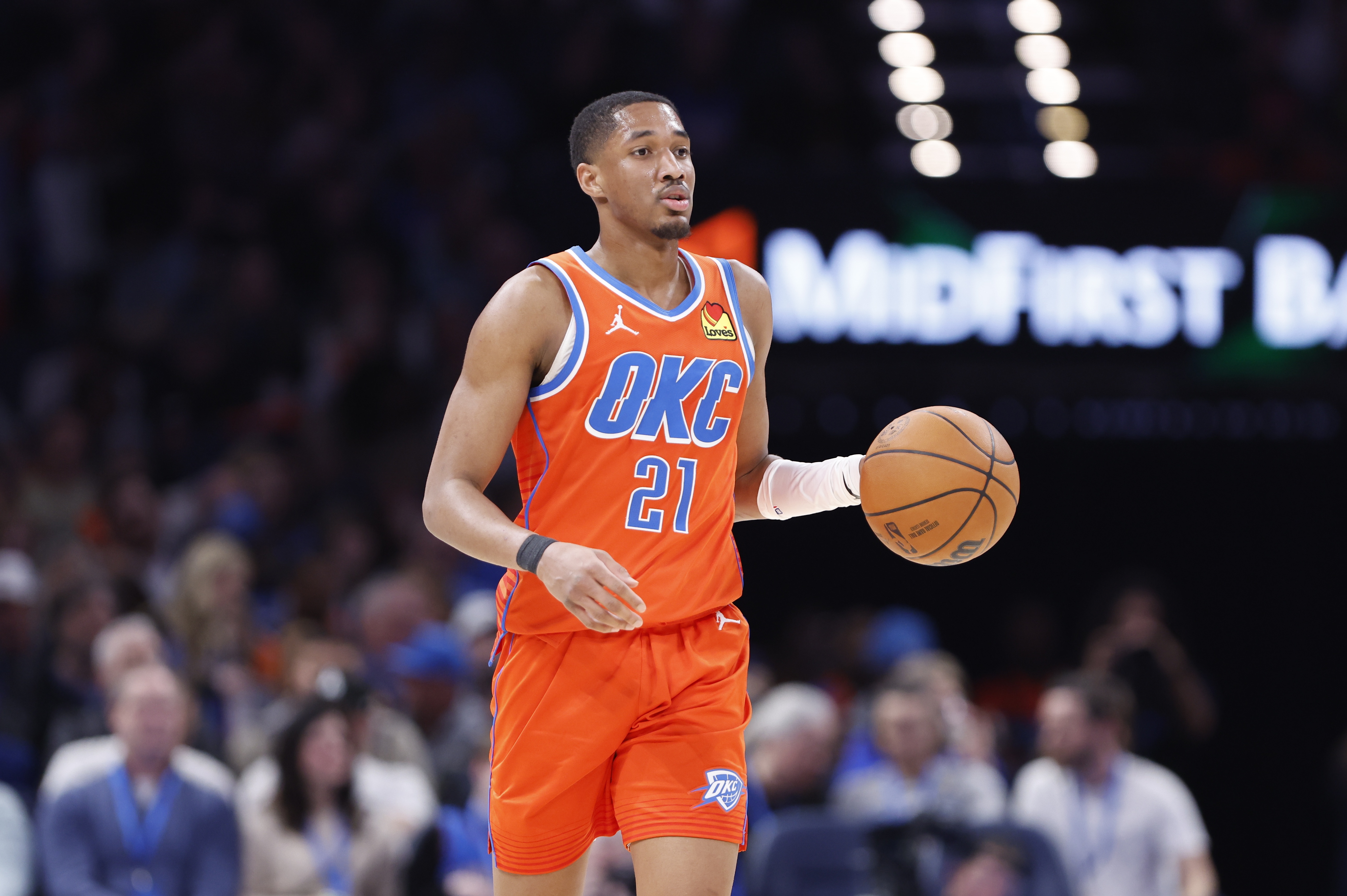  救火隊(duì)員！阿隆-維金斯首節(jié)替補(bǔ)5分鐘5中4拿到9分 三分2中1