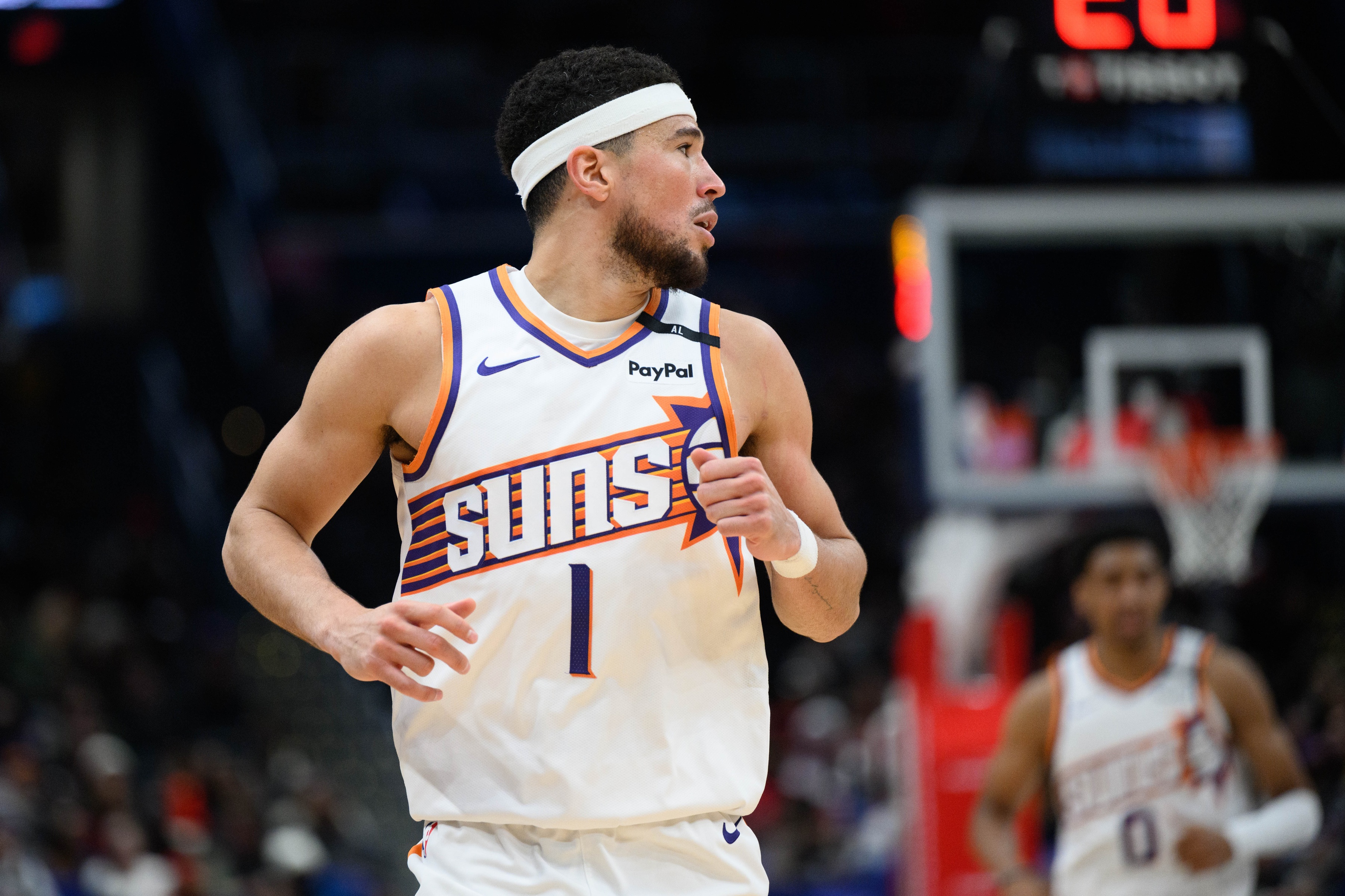  單核帶隊艱難取勝！布克33投18中轟47分6板11助！