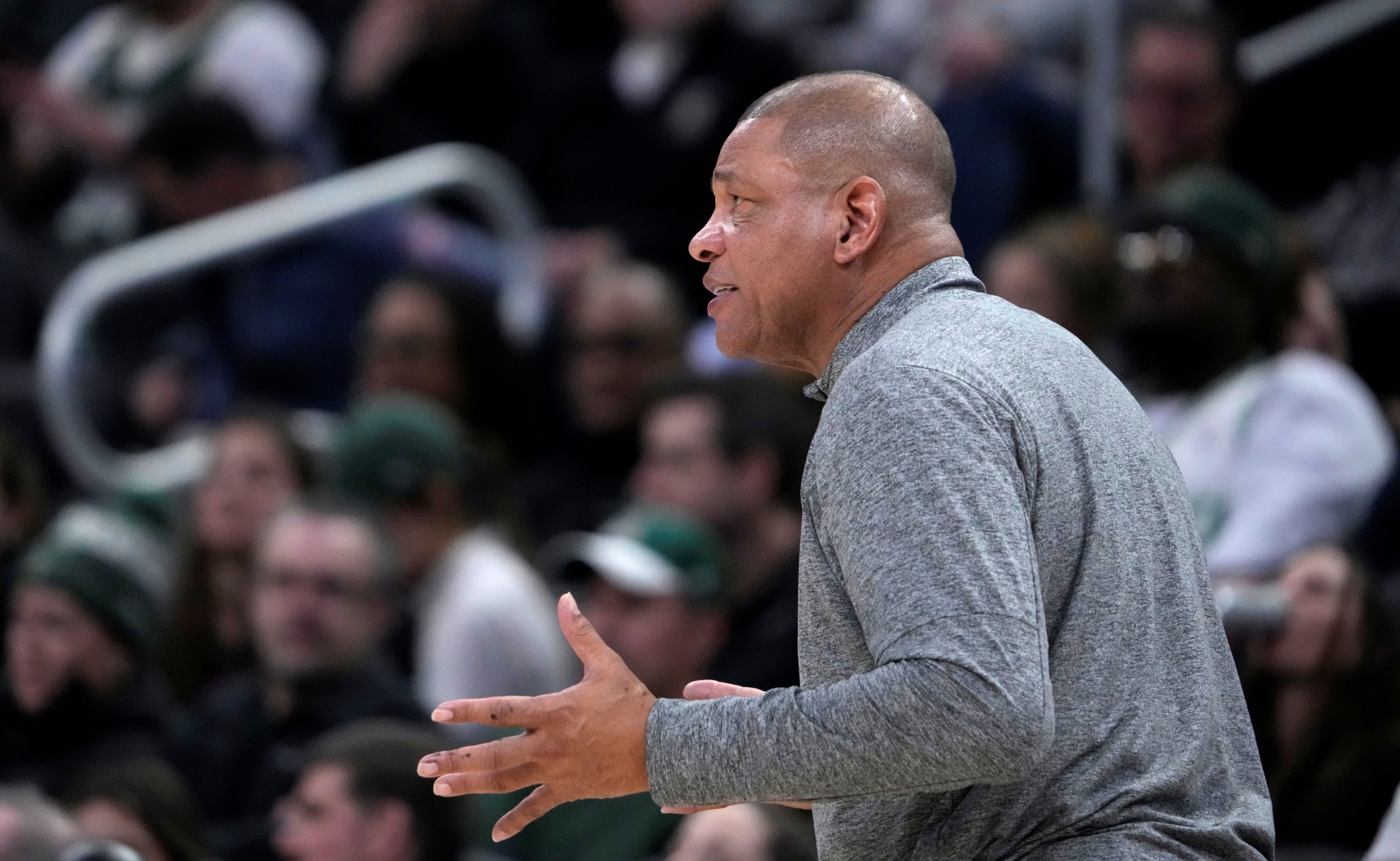  前場(chǎng)板8-22！里弗斯：第三節(jié)是比賽轉(zhuǎn)折點(diǎn) 對(duì)手進(jìn)攻籃板表現(xiàn)很棒