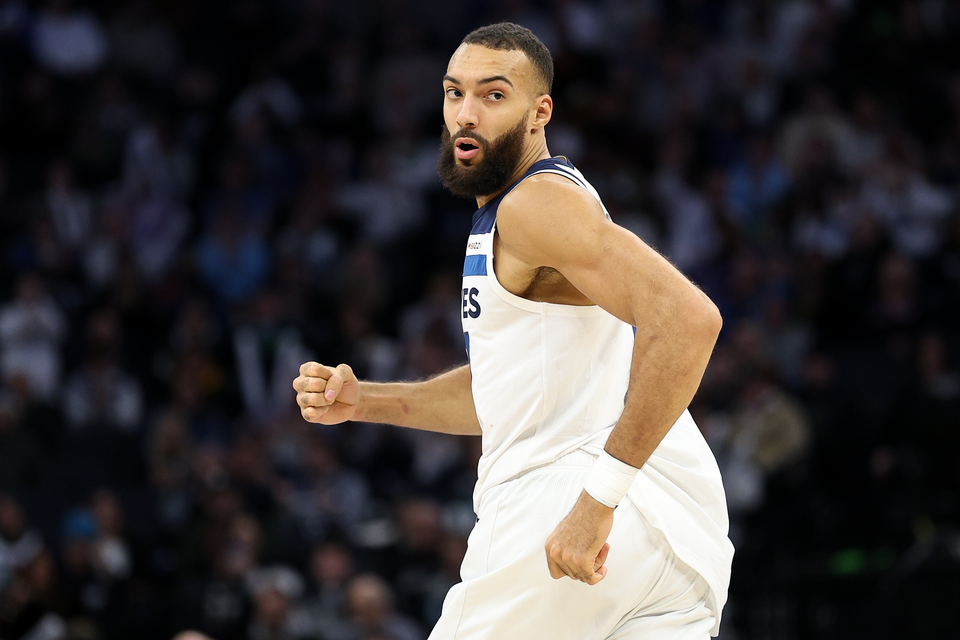  戈貝爾：球隊的化學(xué)反應(yīng)來自華子和蘭德爾 他們給隊友創(chuàng)造了機(jī)會