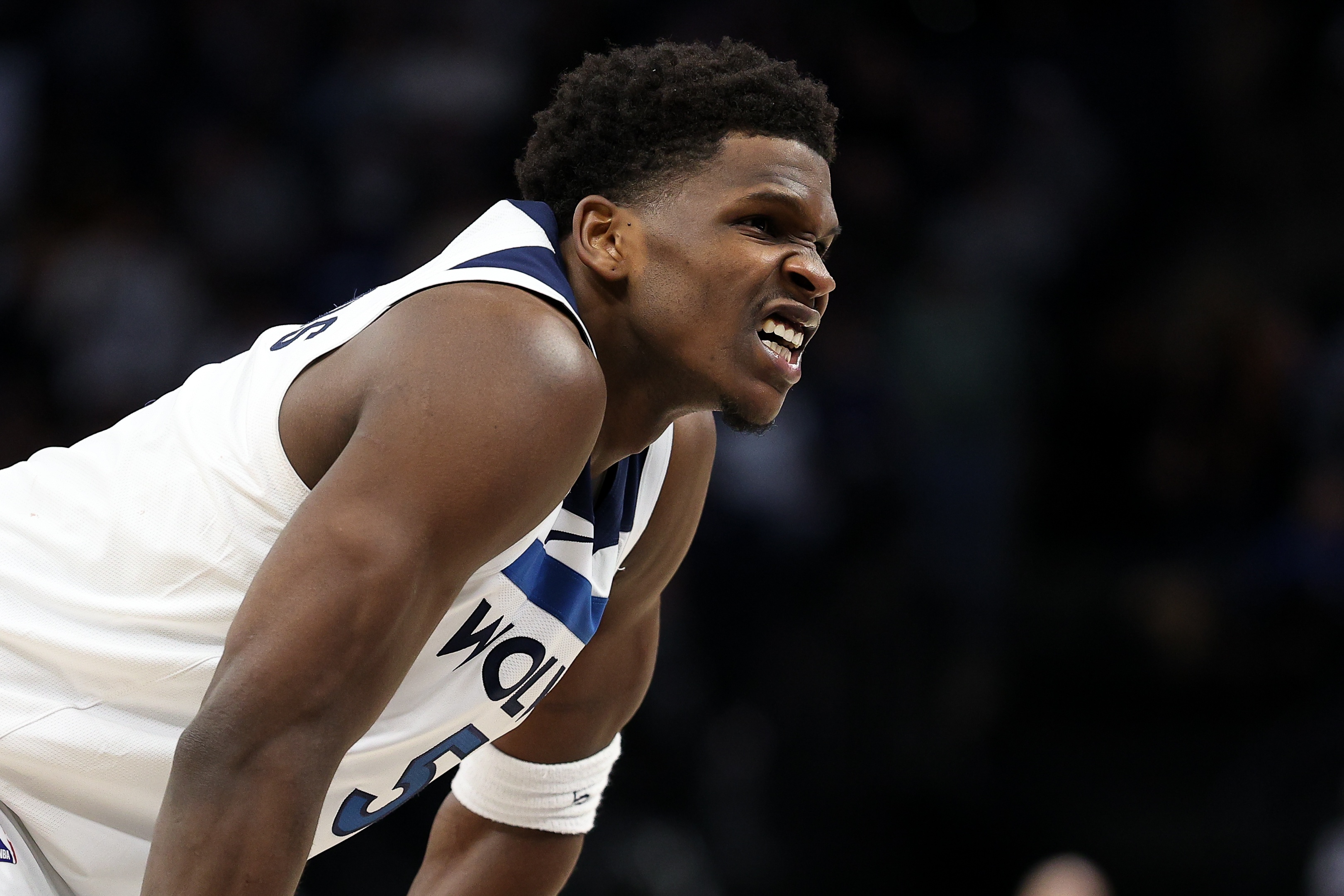  末節(jié)6中1僅3分！愛德華茲32中13空砍37分4板3助