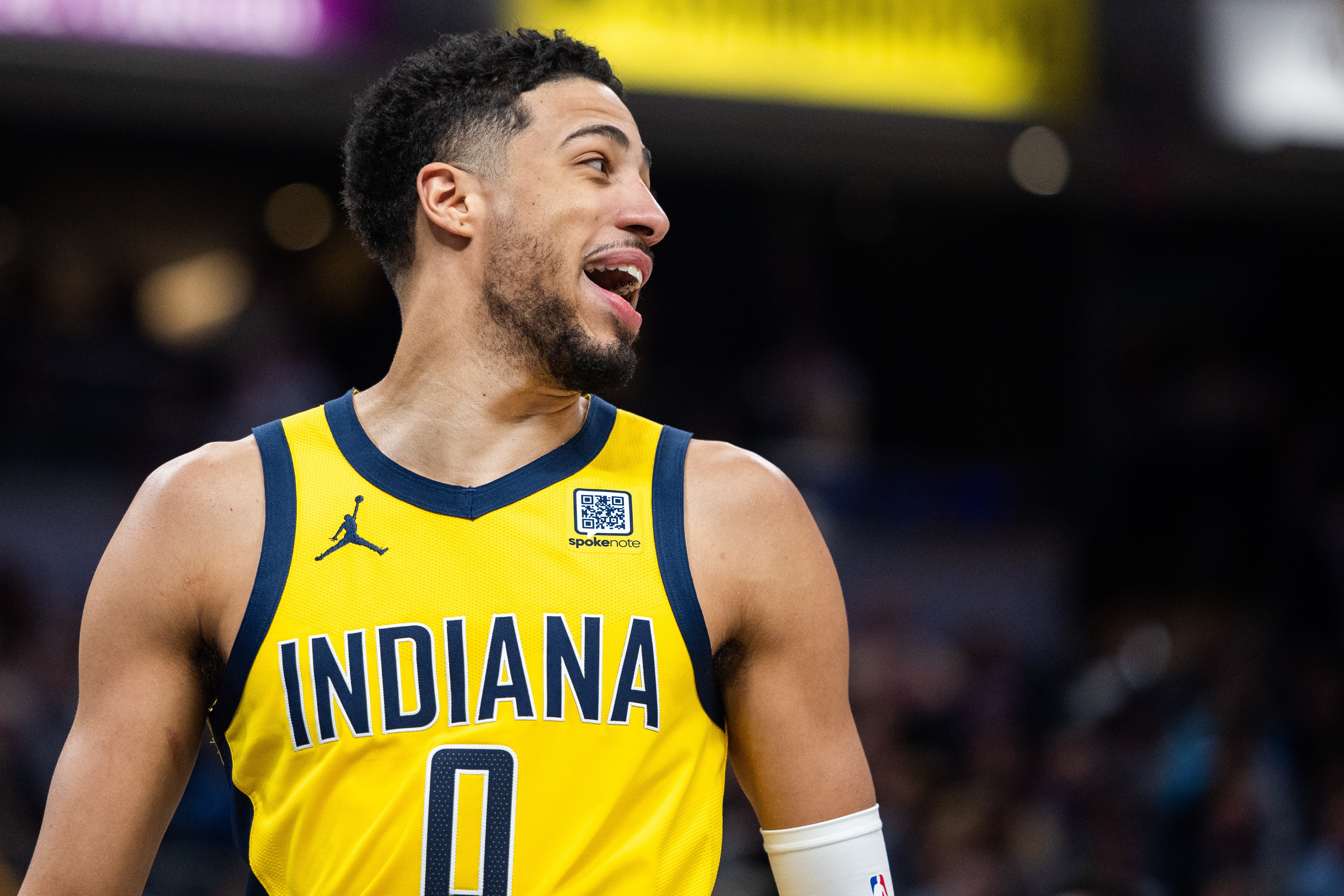  關(guān)鍵三分完成反超！哈利伯頓15中6拿到18分3板6助3斷2帽