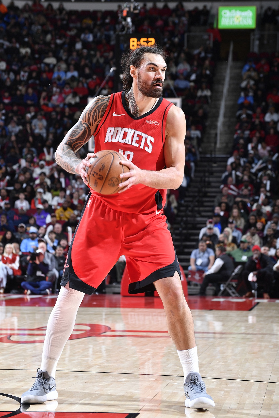  沒(méi)有出手但能贏分！亞當(dāng)斯半場(chǎng)沒(méi)得分僅3板1帽 正負(fù)值高達(dá)+12