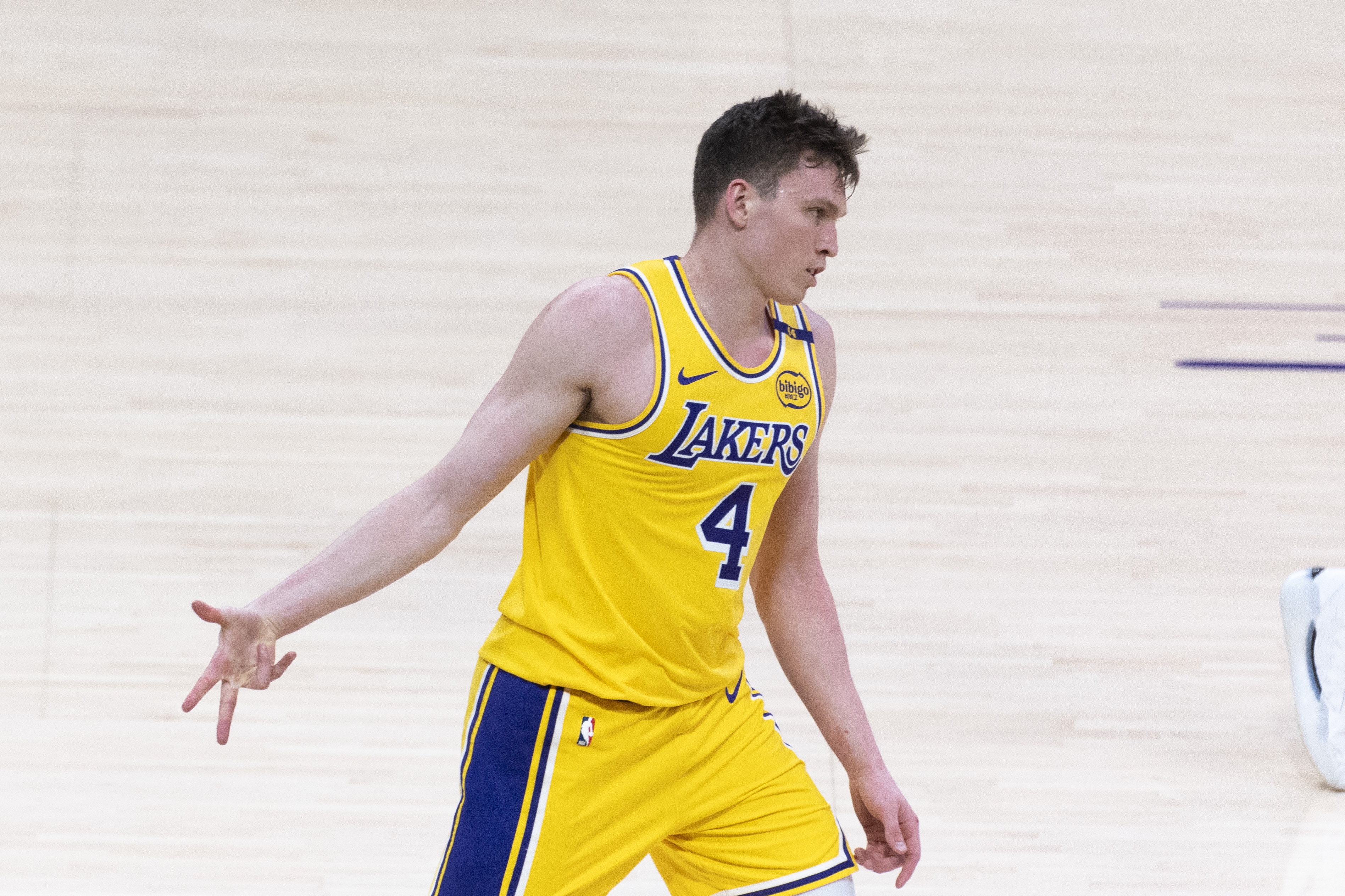  難阻失利！克內(nèi)克特7中4拿到10分5板 三分4中2